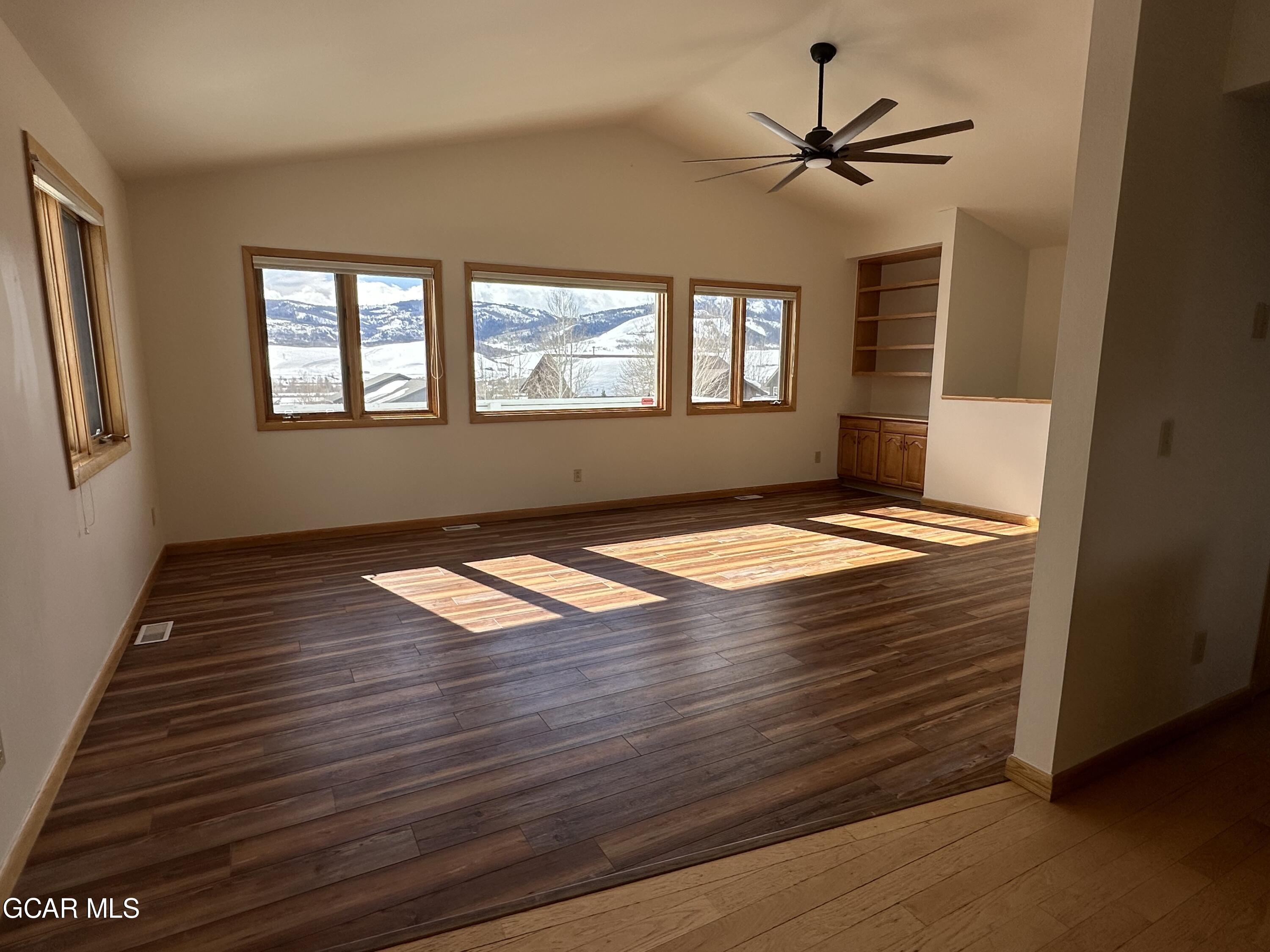 437 West GARNET Avenue