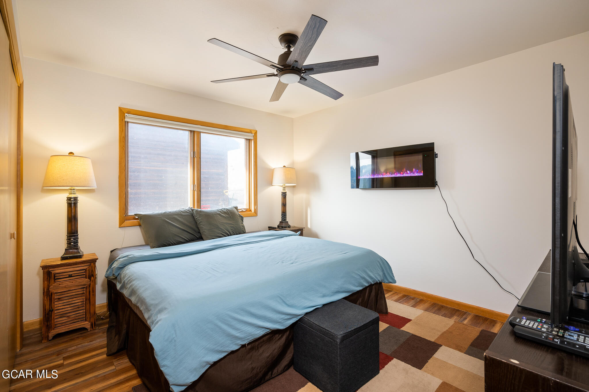 437 West GARNET Avenue