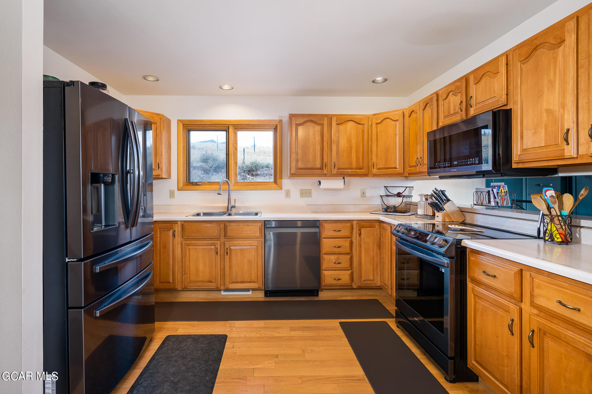 437 West GARNET Avenue