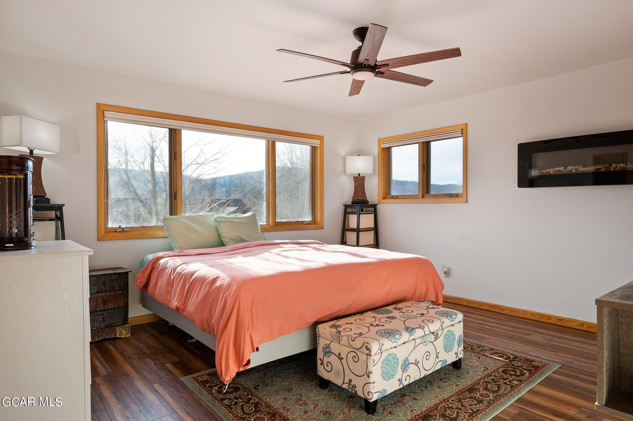 437 West GARNET Avenue