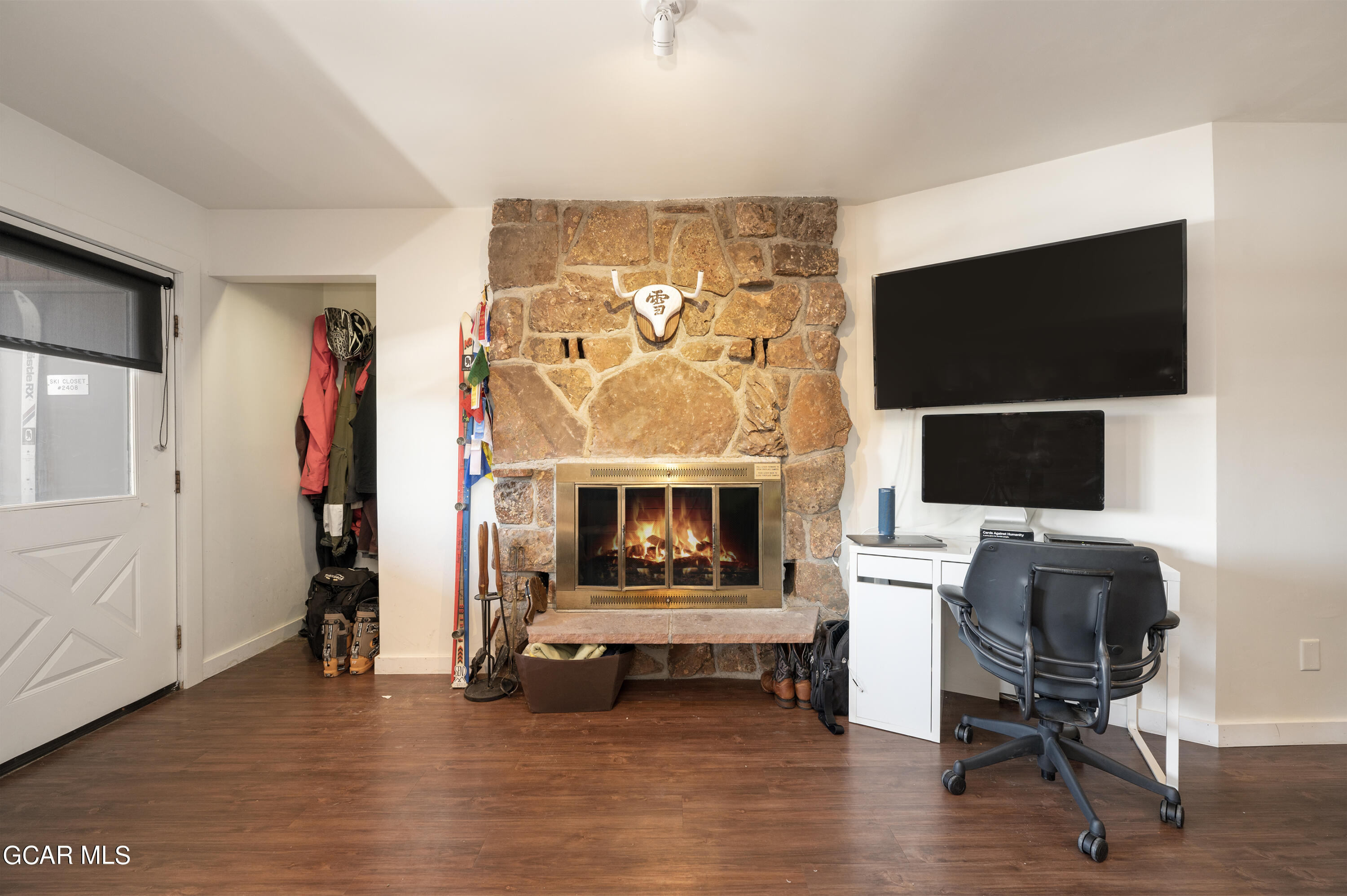 480 HI COUNTRY Drive 24-8