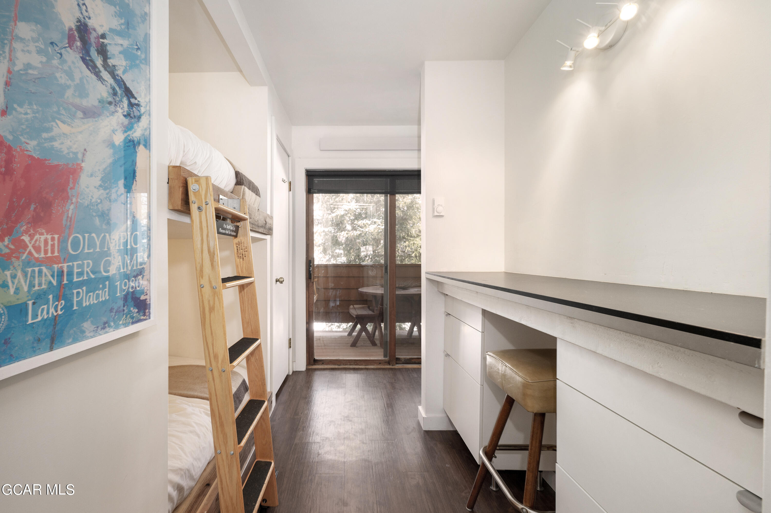 480 HI COUNTRY Drive 24-8