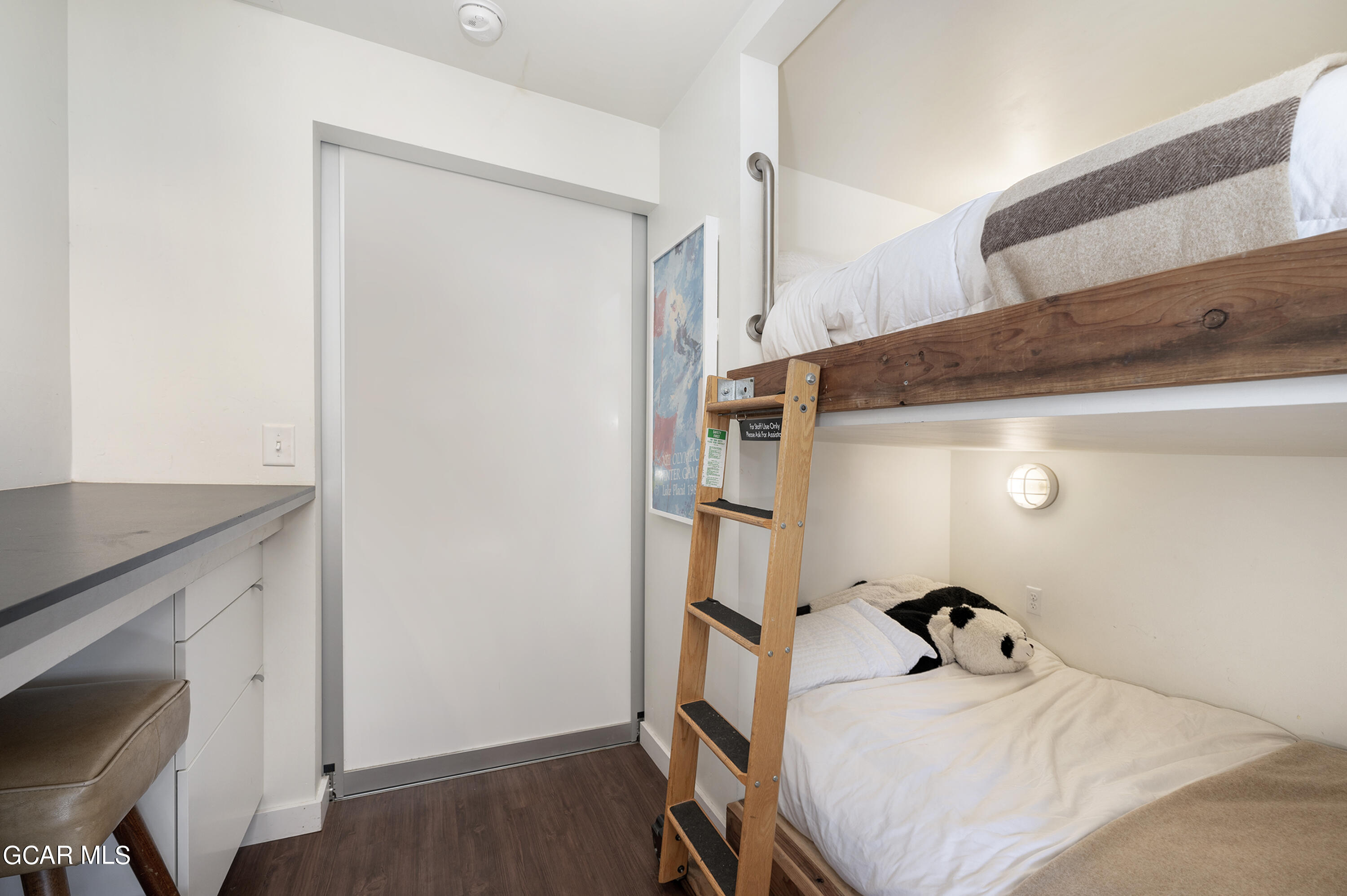 480 HI COUNTRY Drive 24-8