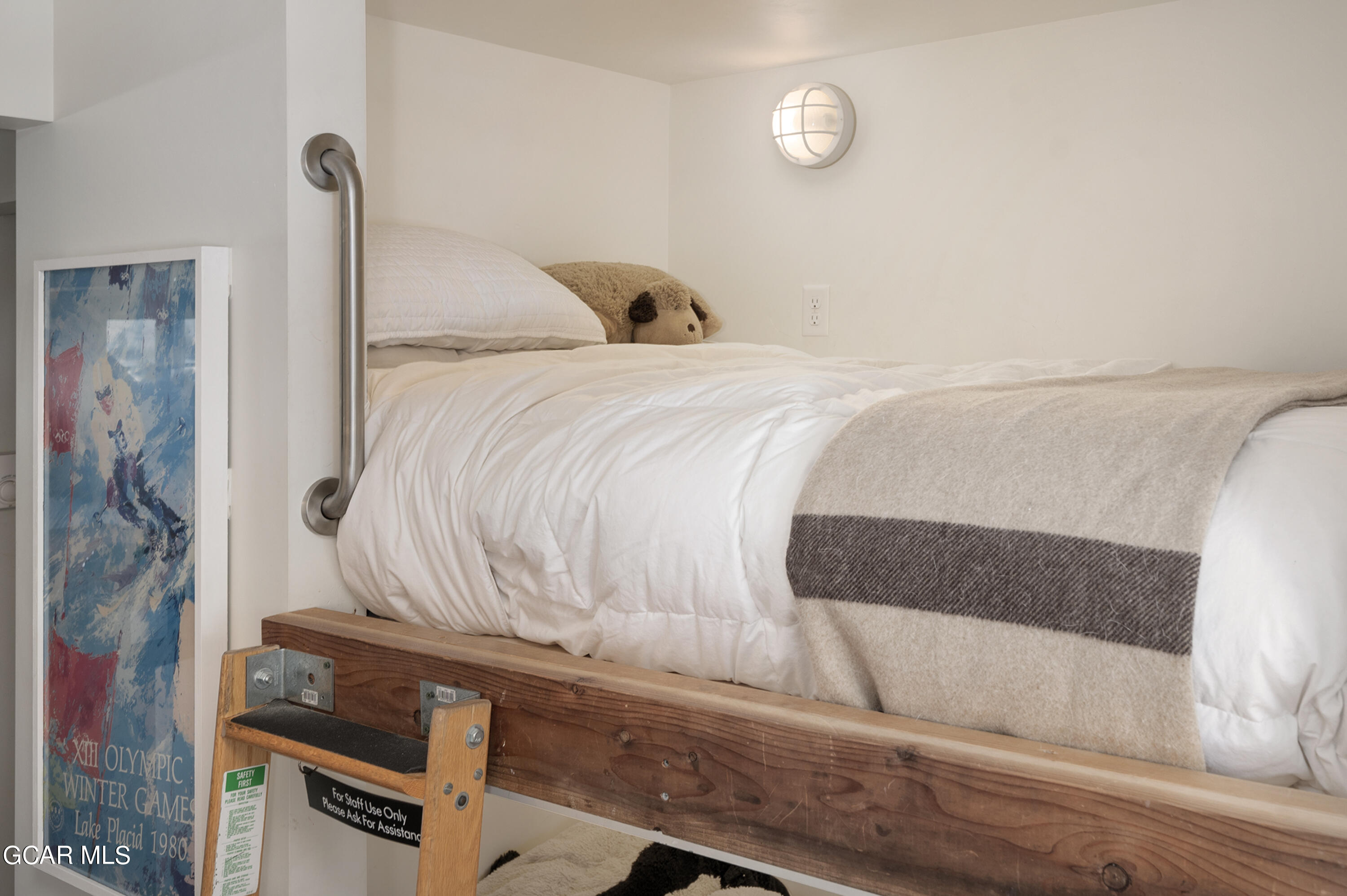 480 HI COUNTRY Drive 24-8