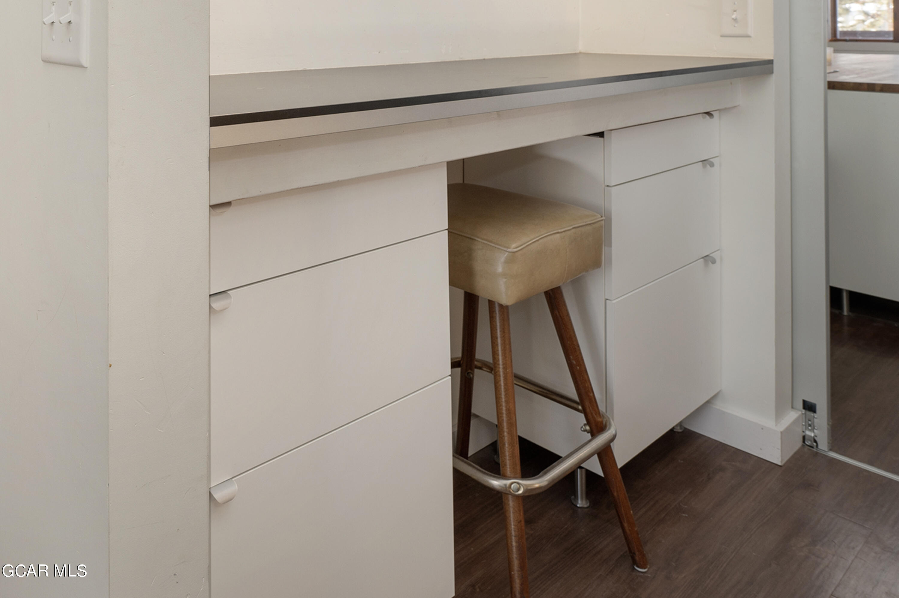 480 HI COUNTRY Drive 24-8