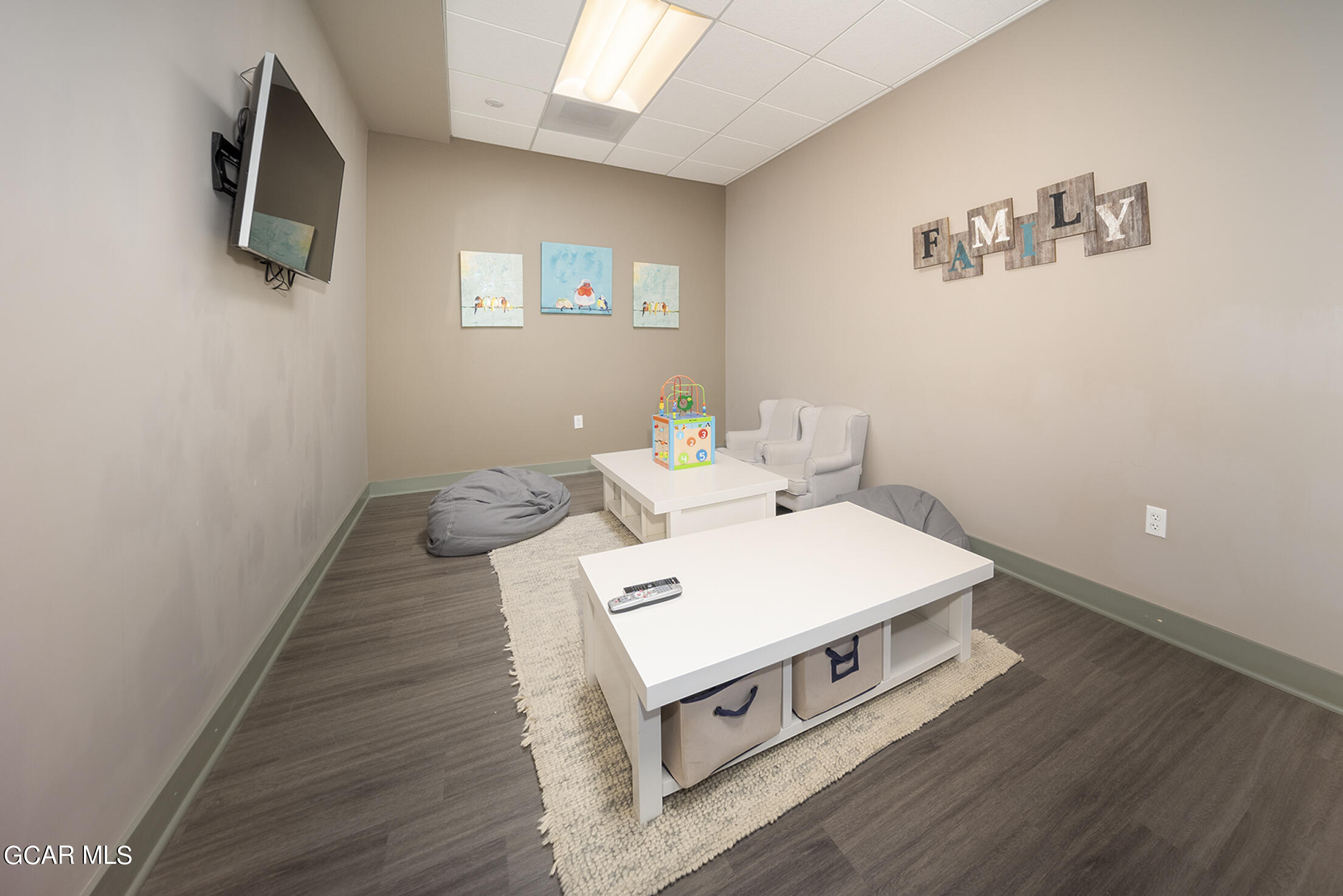 480 HI COUNTRY Drive 24-8