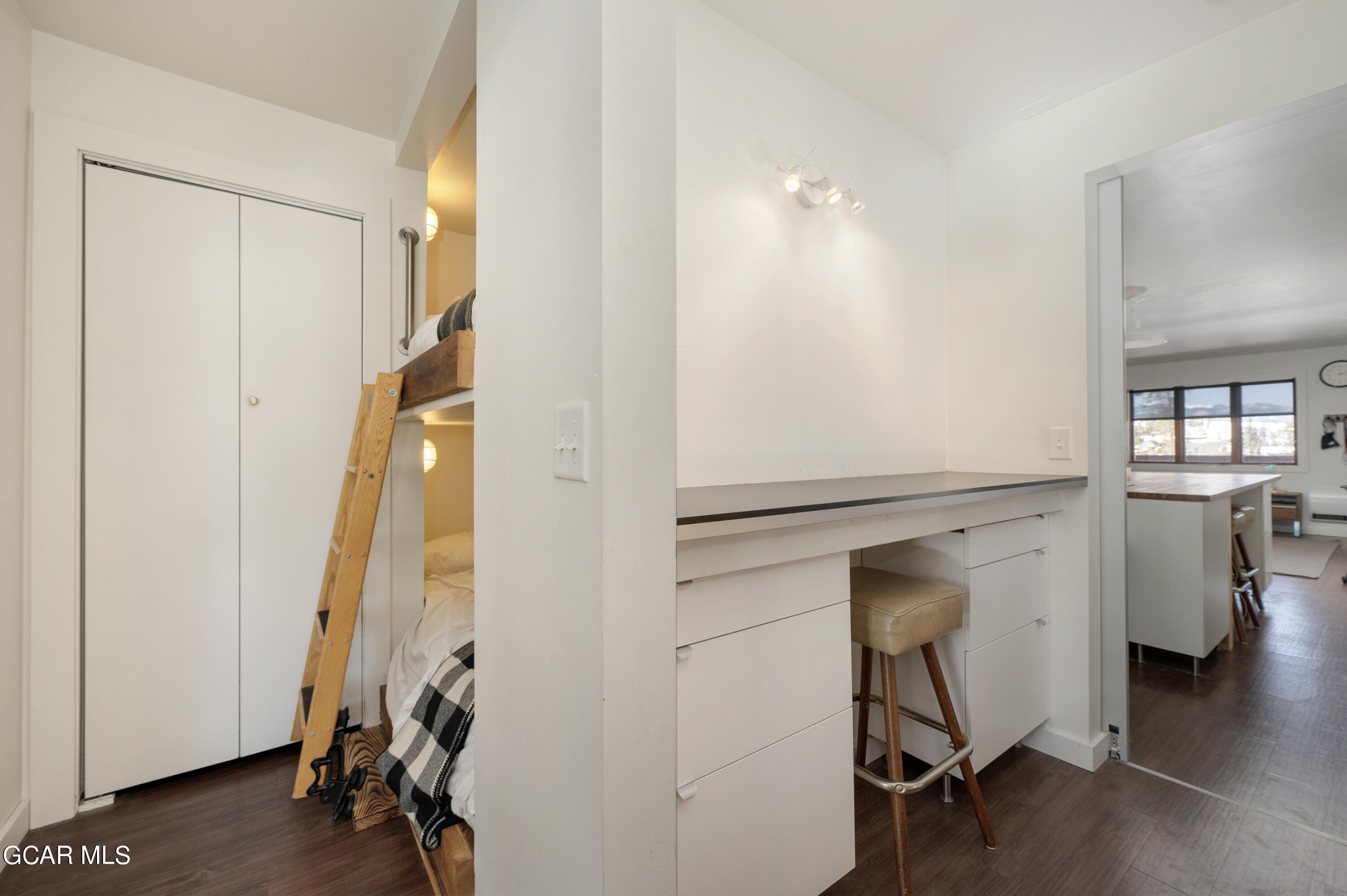 480 HI COUNTRY Drive 24-8