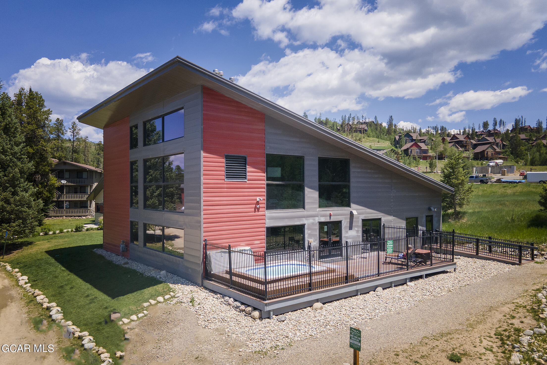 480 HI COUNTRY Drive 24-8