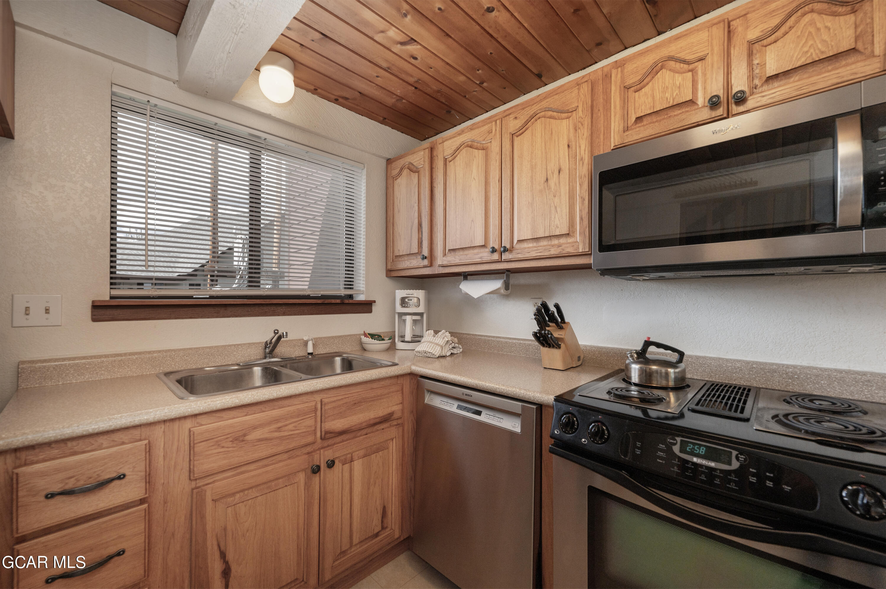 415 GCR 832 AKA Meadow Mile 4