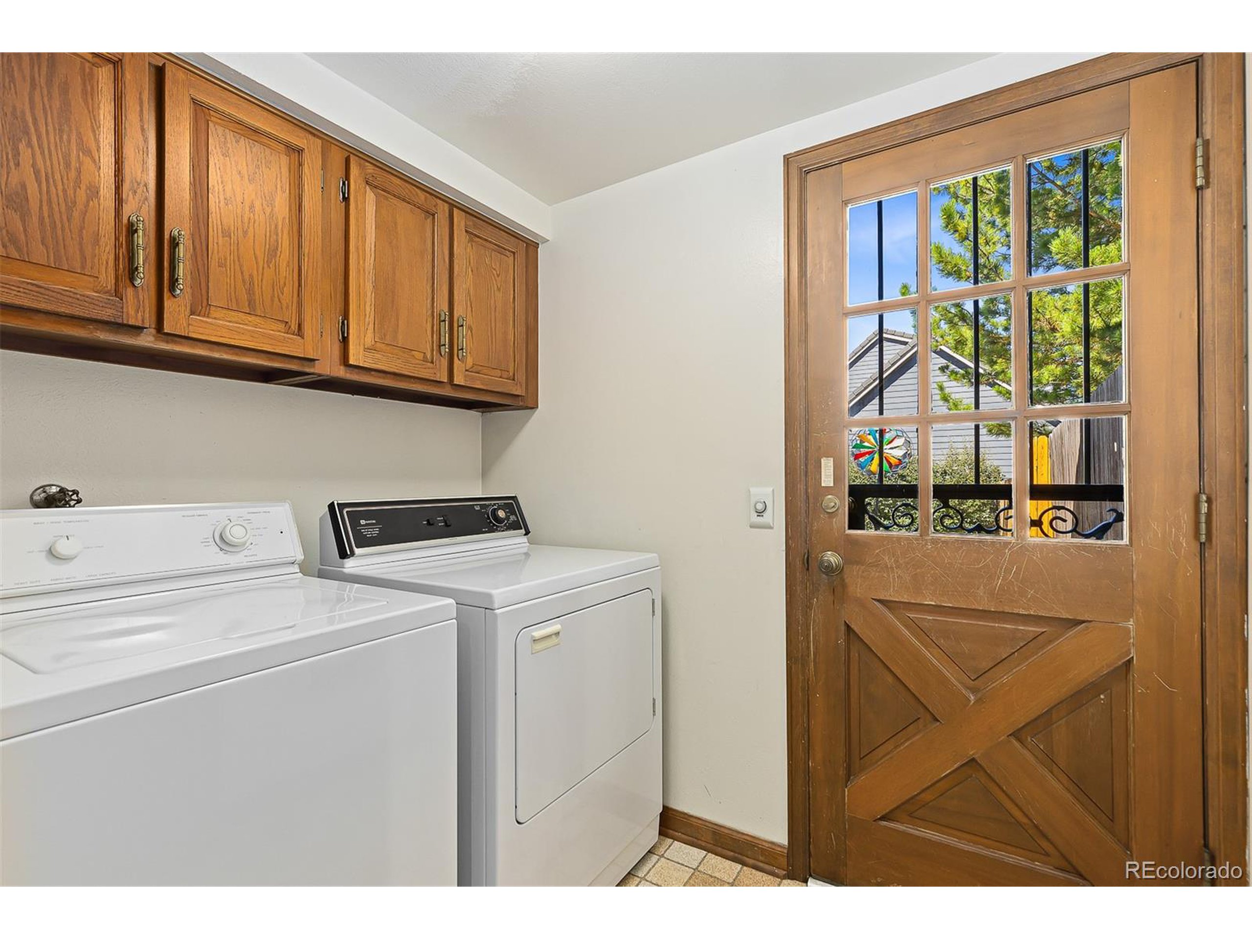 9865 E Crestline Cir