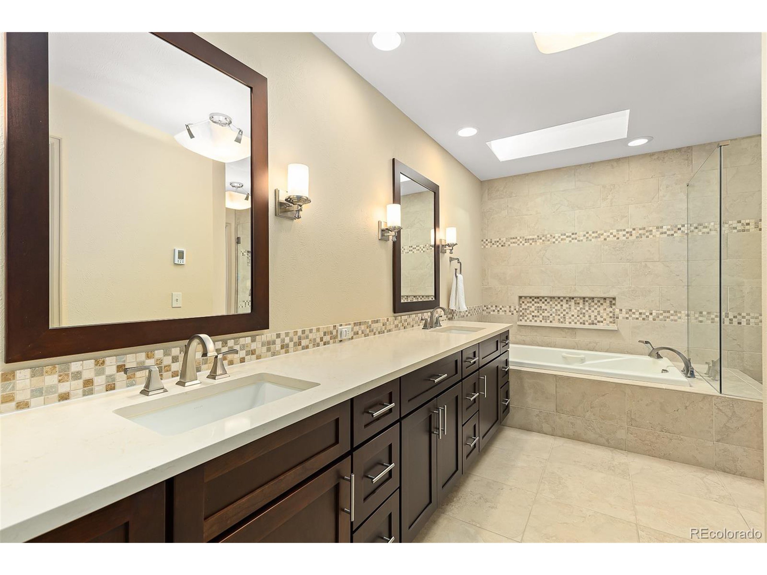 9865 E Crestline Cir