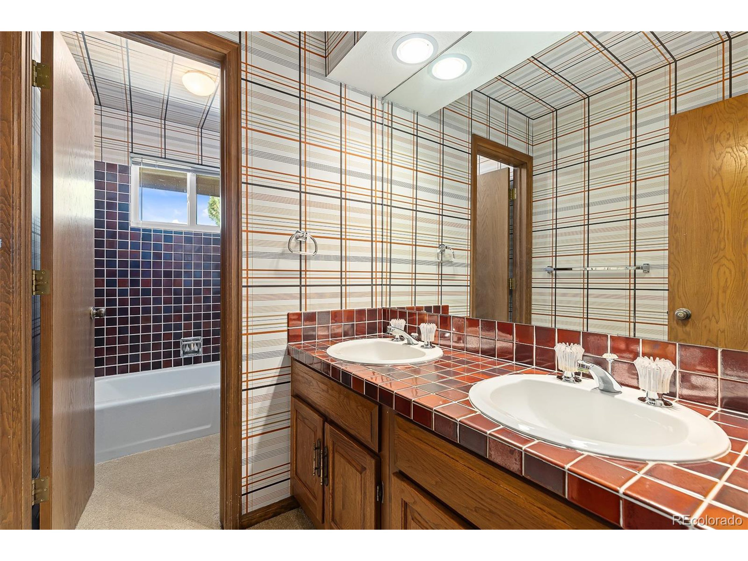 9865 E Crestline Cir