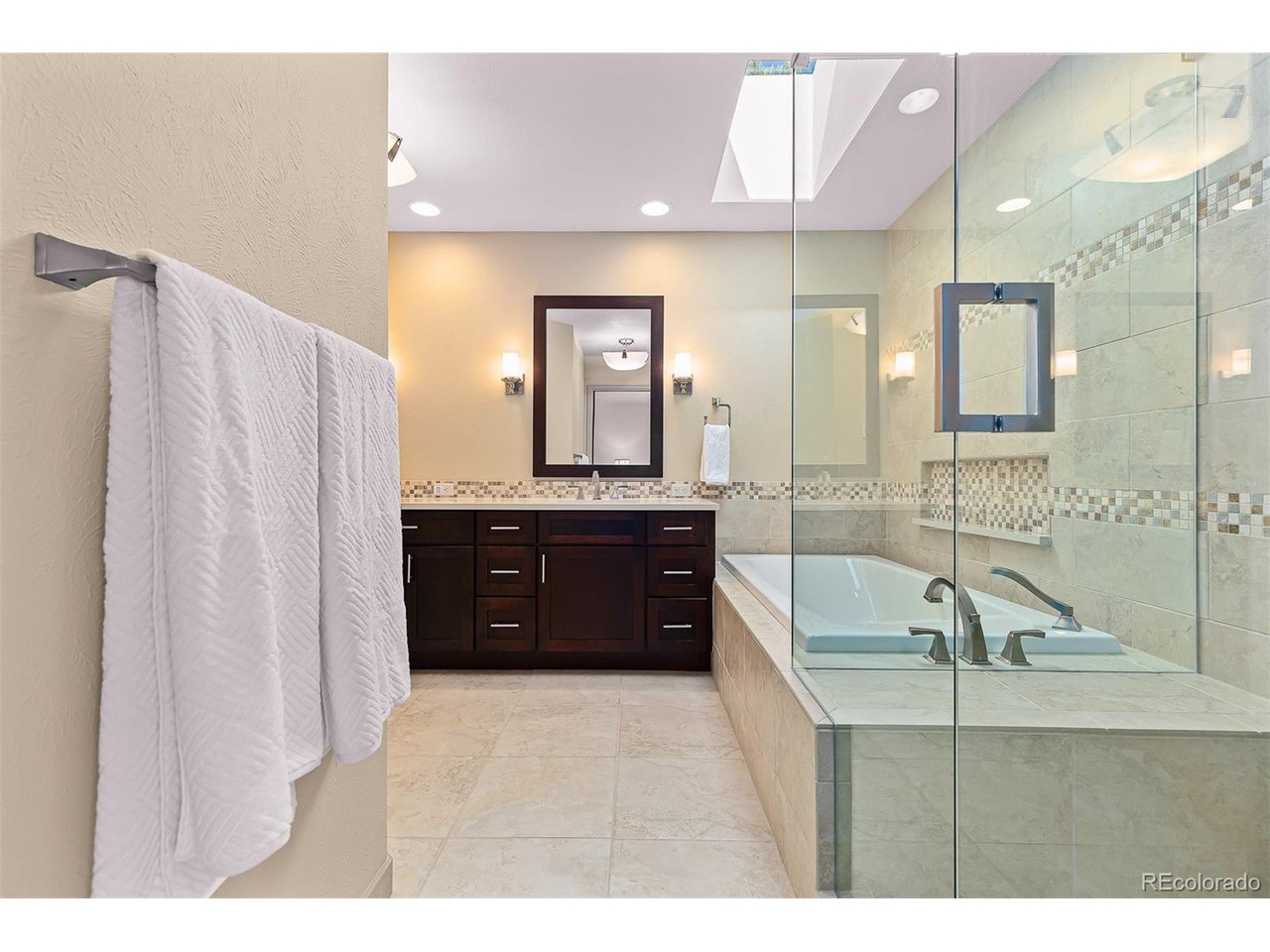 9865 E Crestline Cir