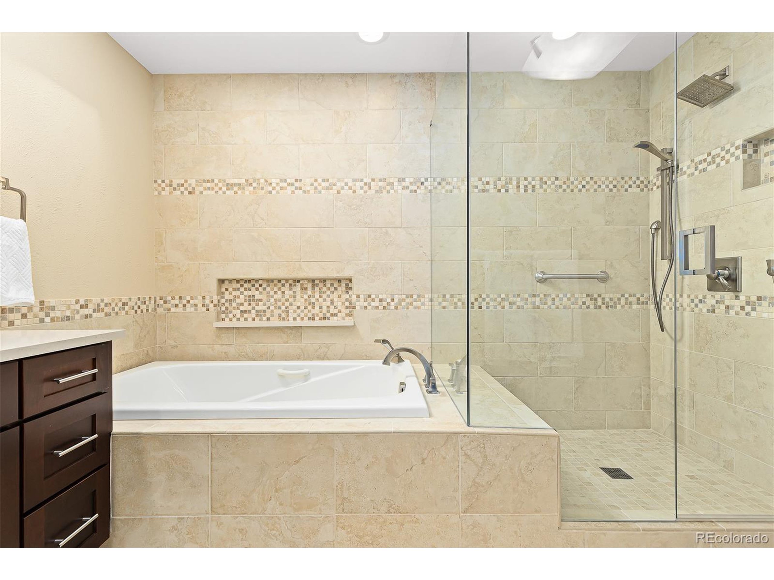 9865 E Crestline Cir