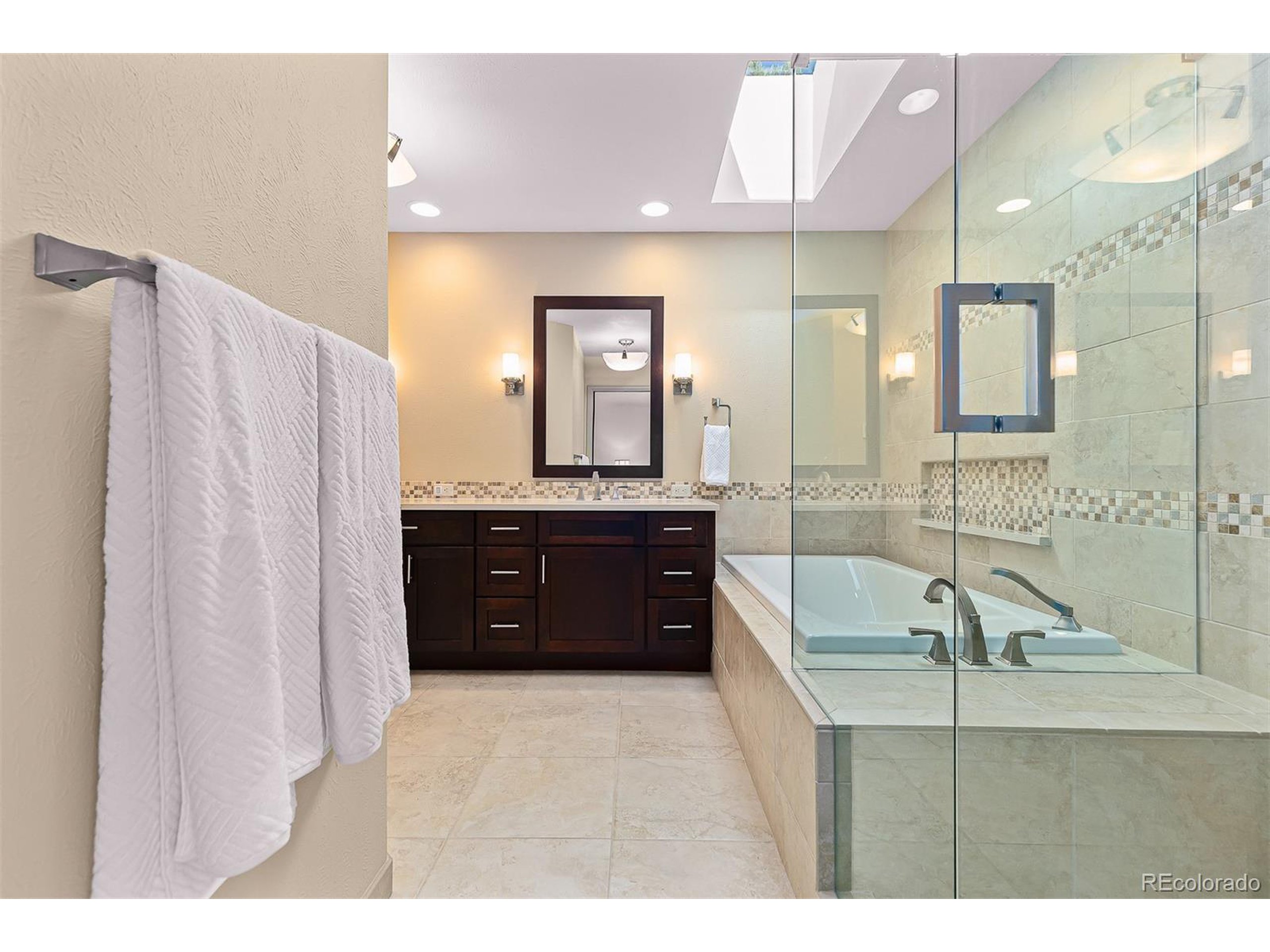 9865 E Crestline Cir