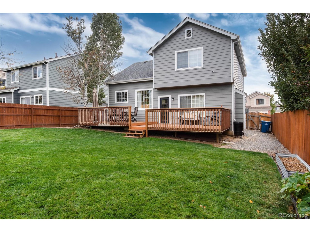 18997 E Crestridge Cir