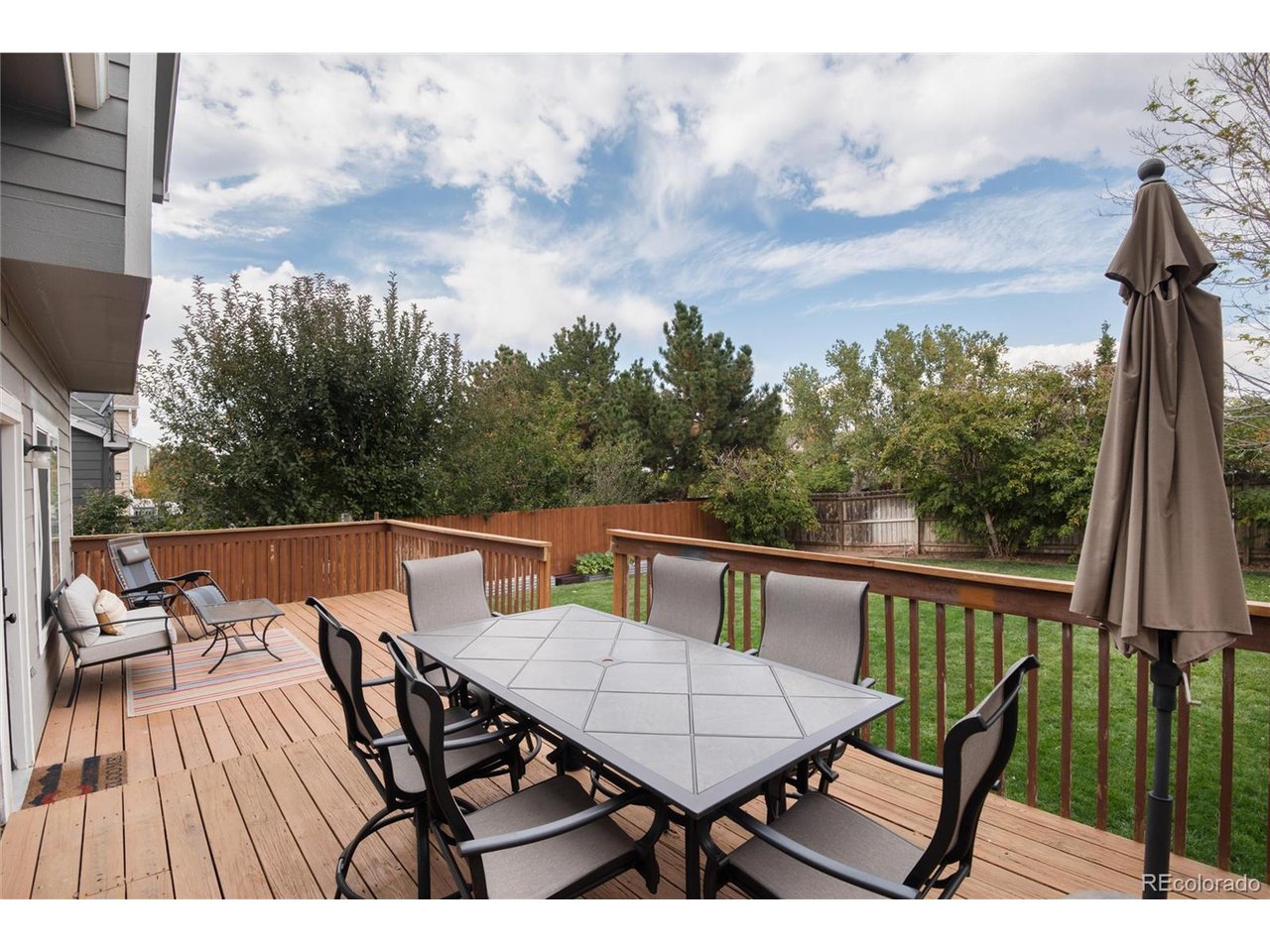 18997 E Crestridge Cir