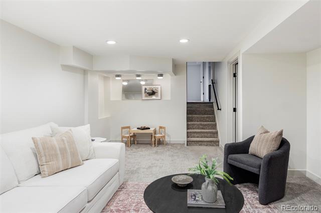 360 S Hoyt Street