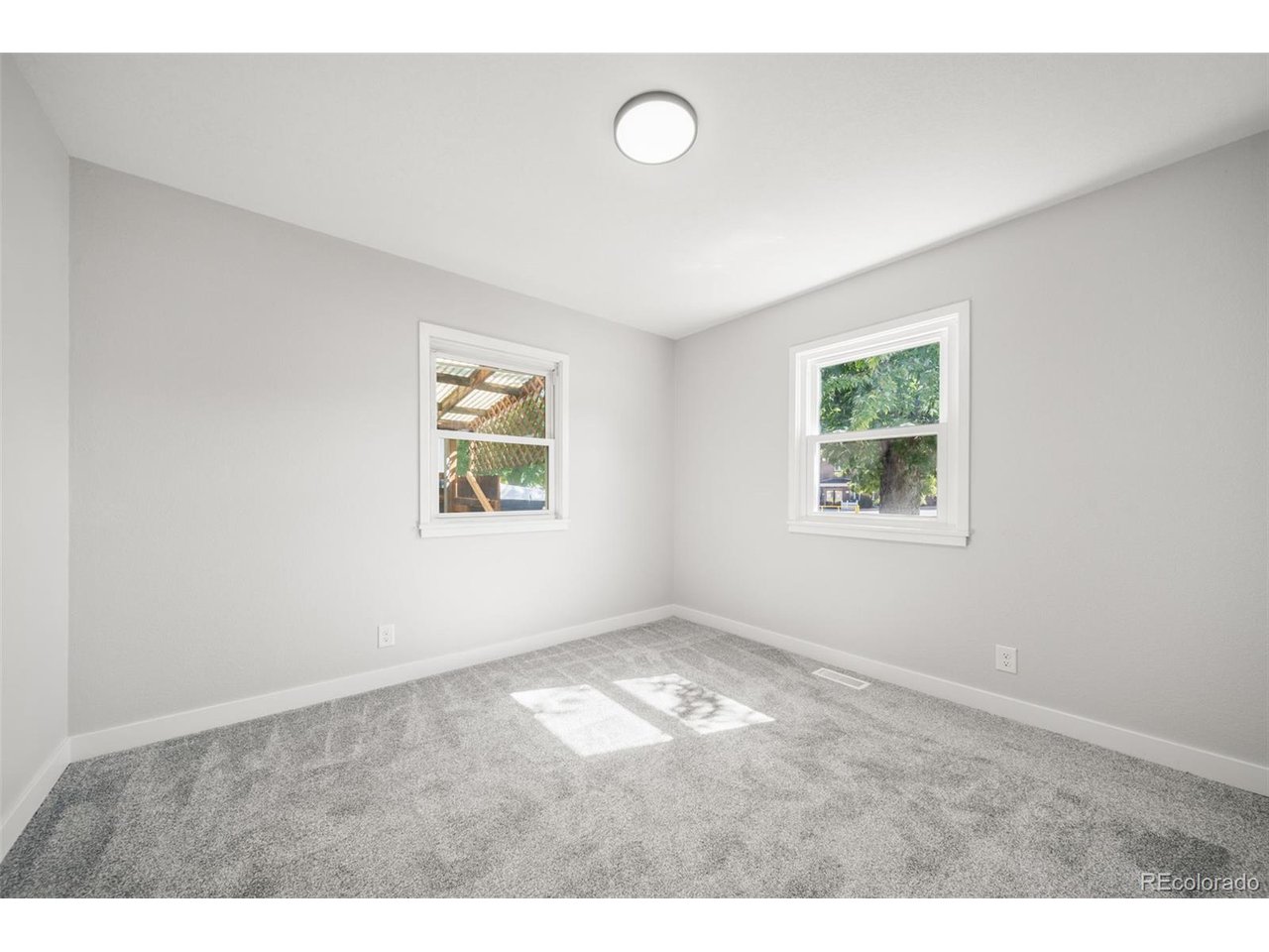 2141 Carrol Ct