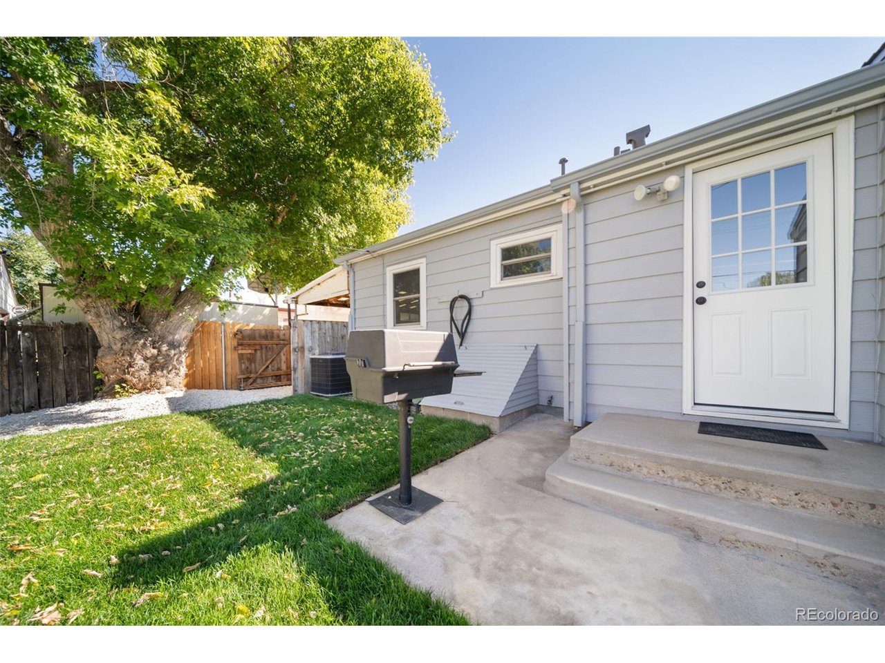 2141 Carrol Ct