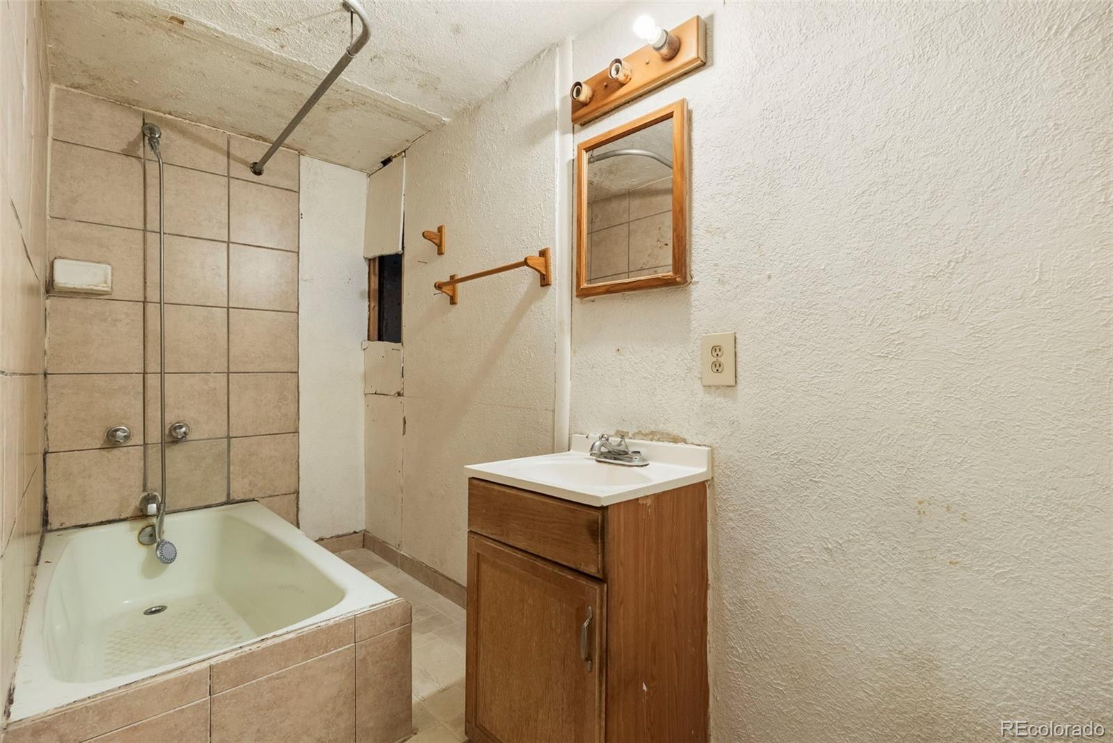 274-276 S Quitman Street