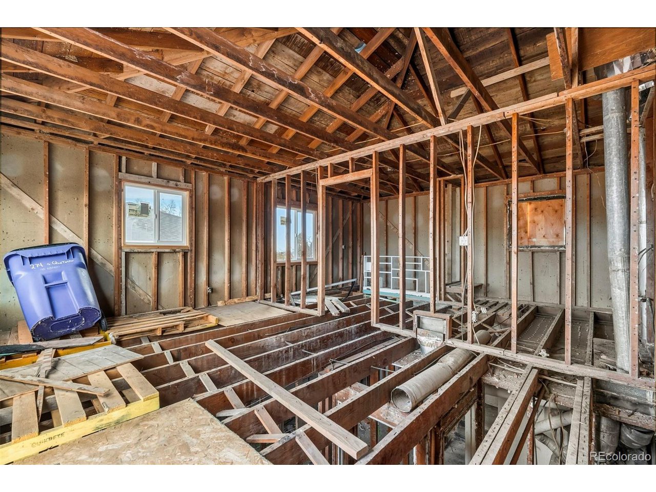 274-276 S Quitman St