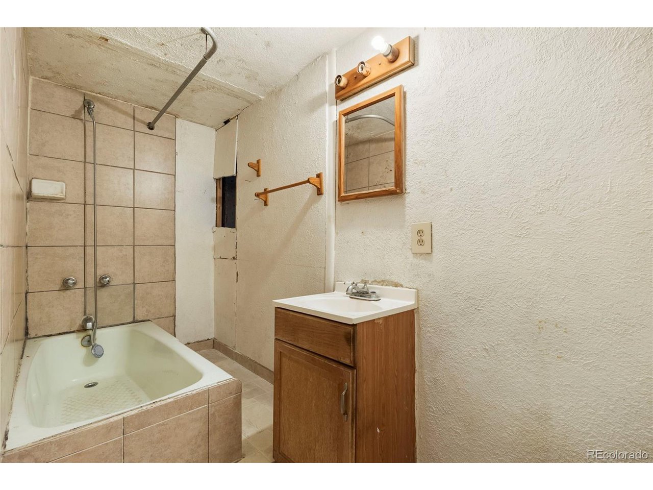 274-276 S Quitman St