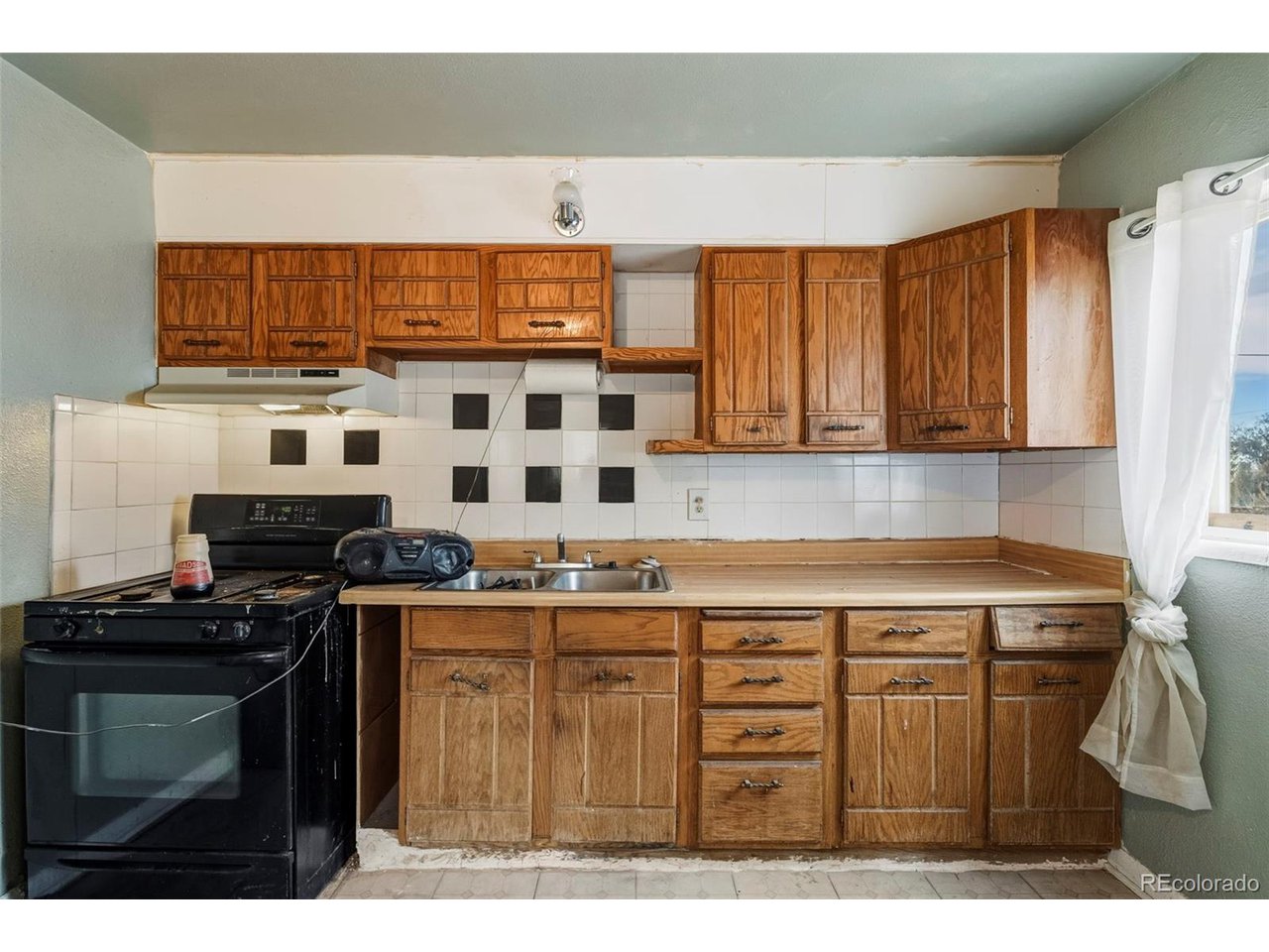 274-276 S Quitman St