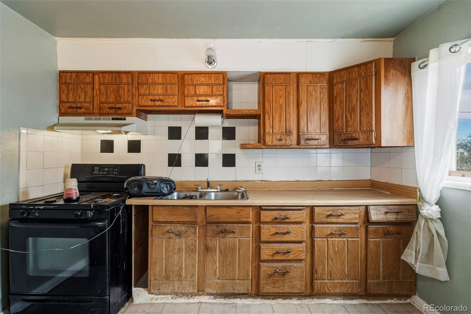 274-276 S Quitman Street