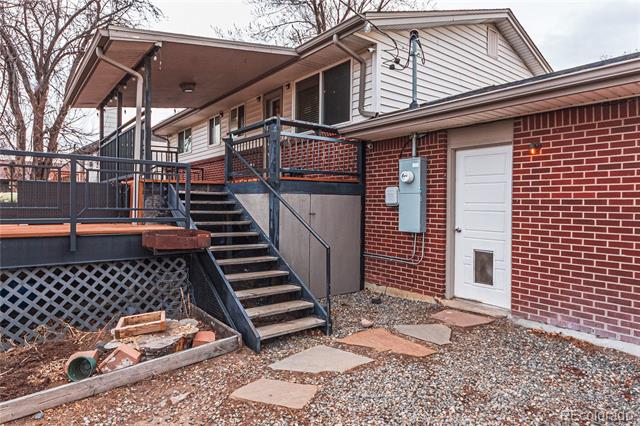 889 Douglas Drive
