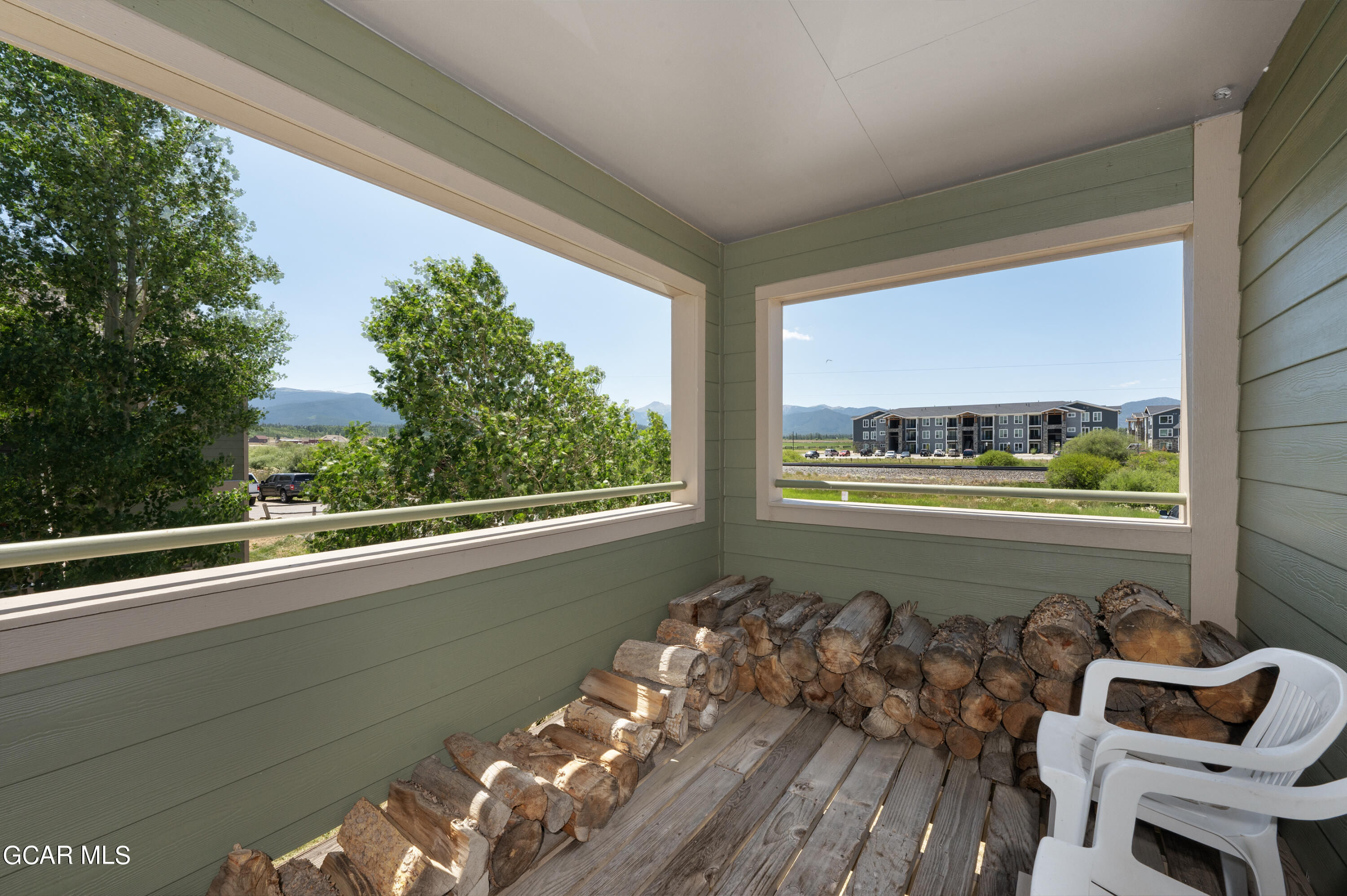 97 DOC SUSIE Avenue C-2