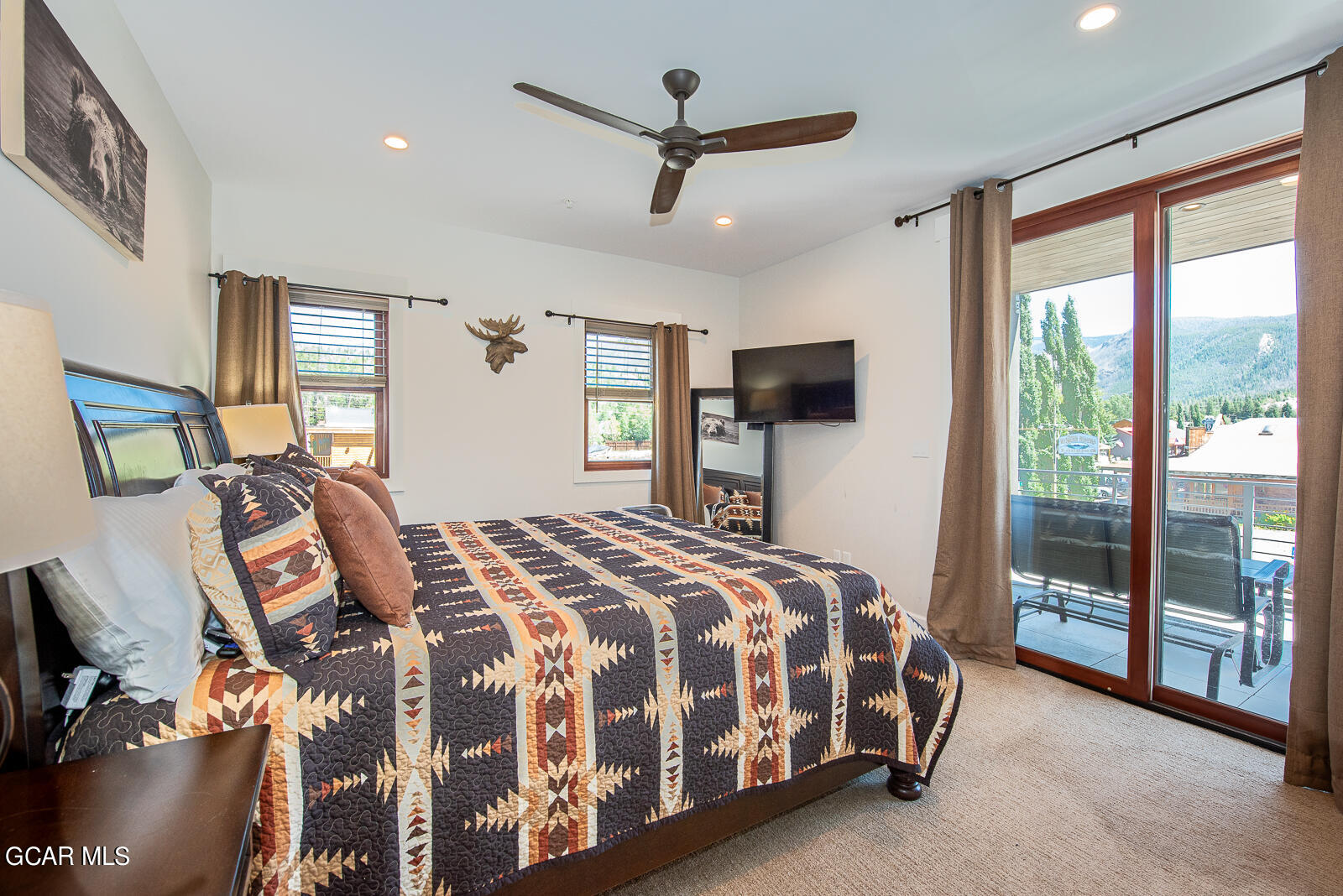 828 GRAND Avenue 203