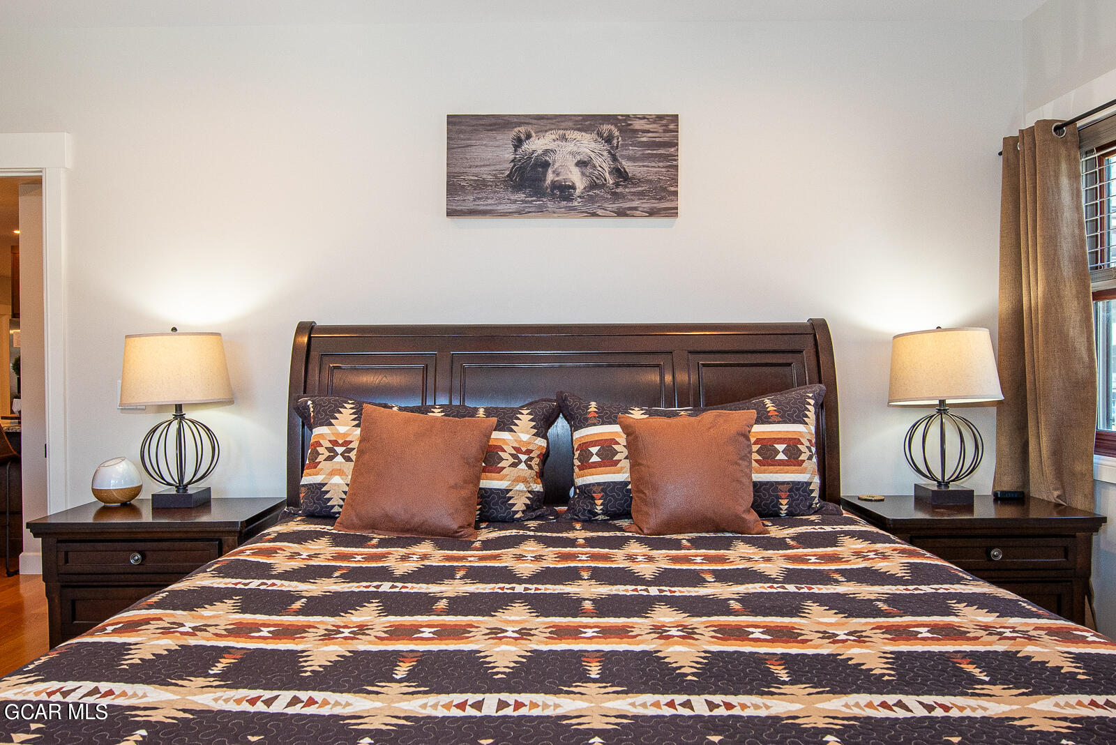 828 GRAND Avenue 203