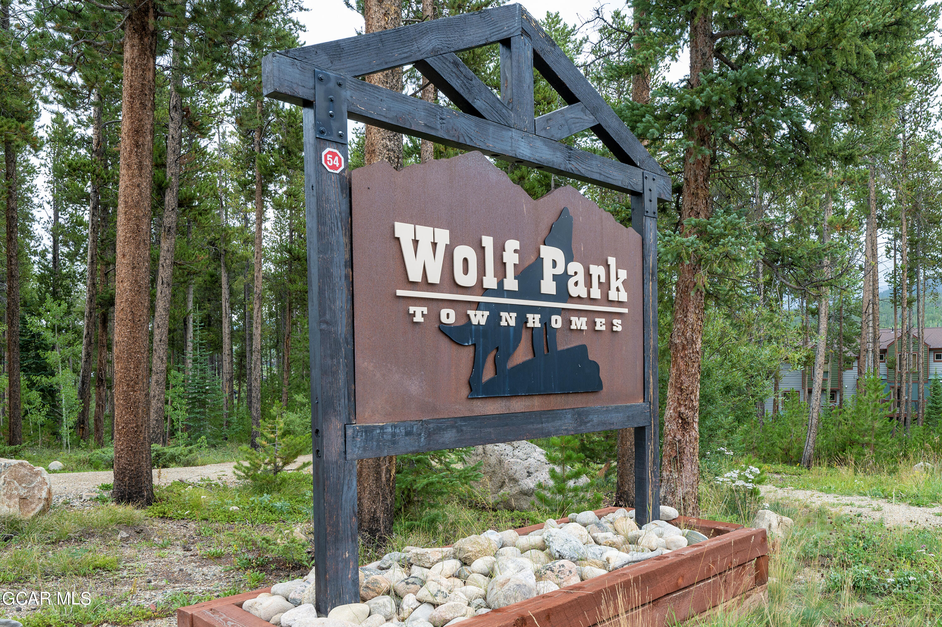 215 WOLF PARK Lane