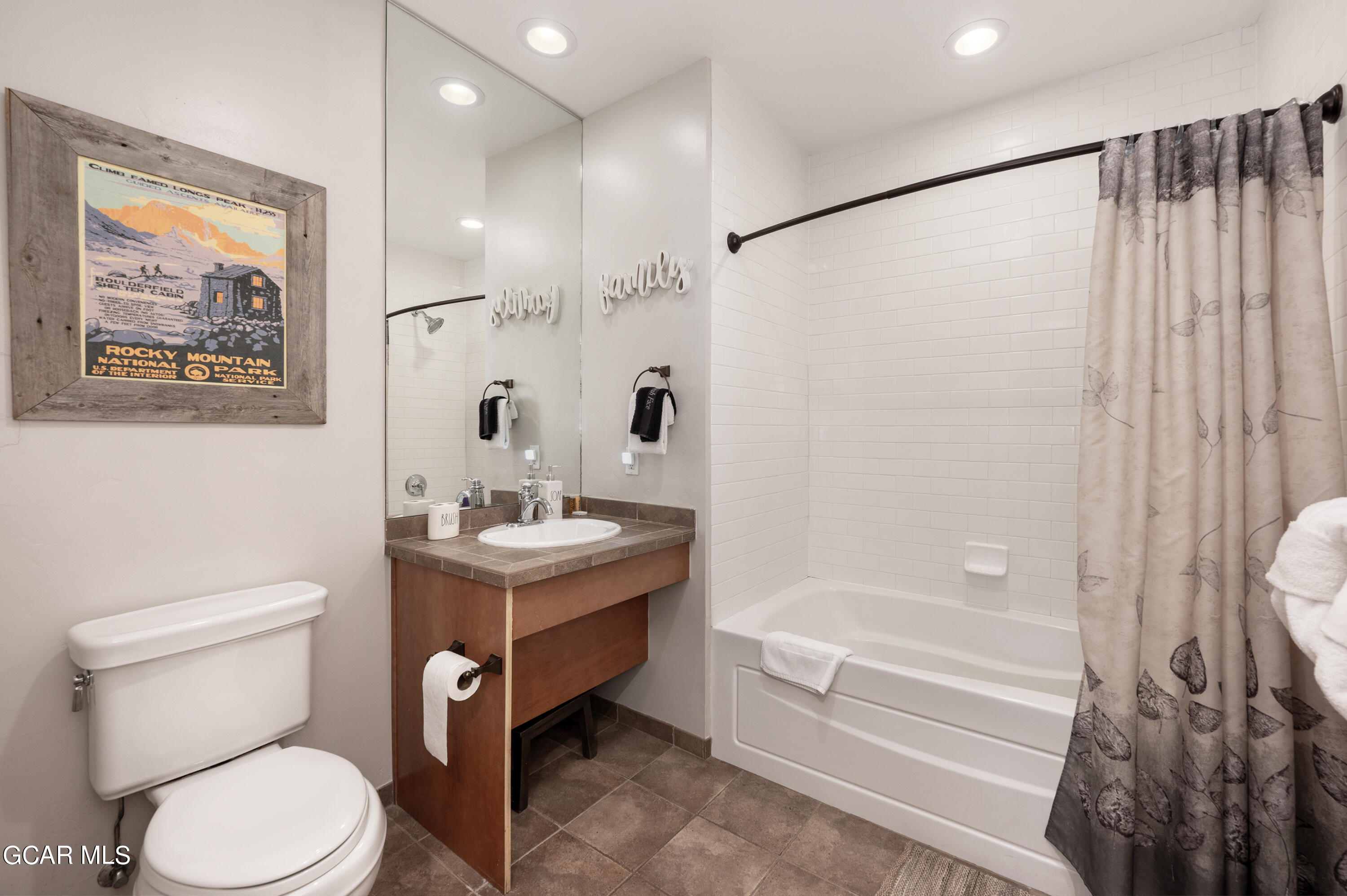 300 BASE CAMP Circle 109