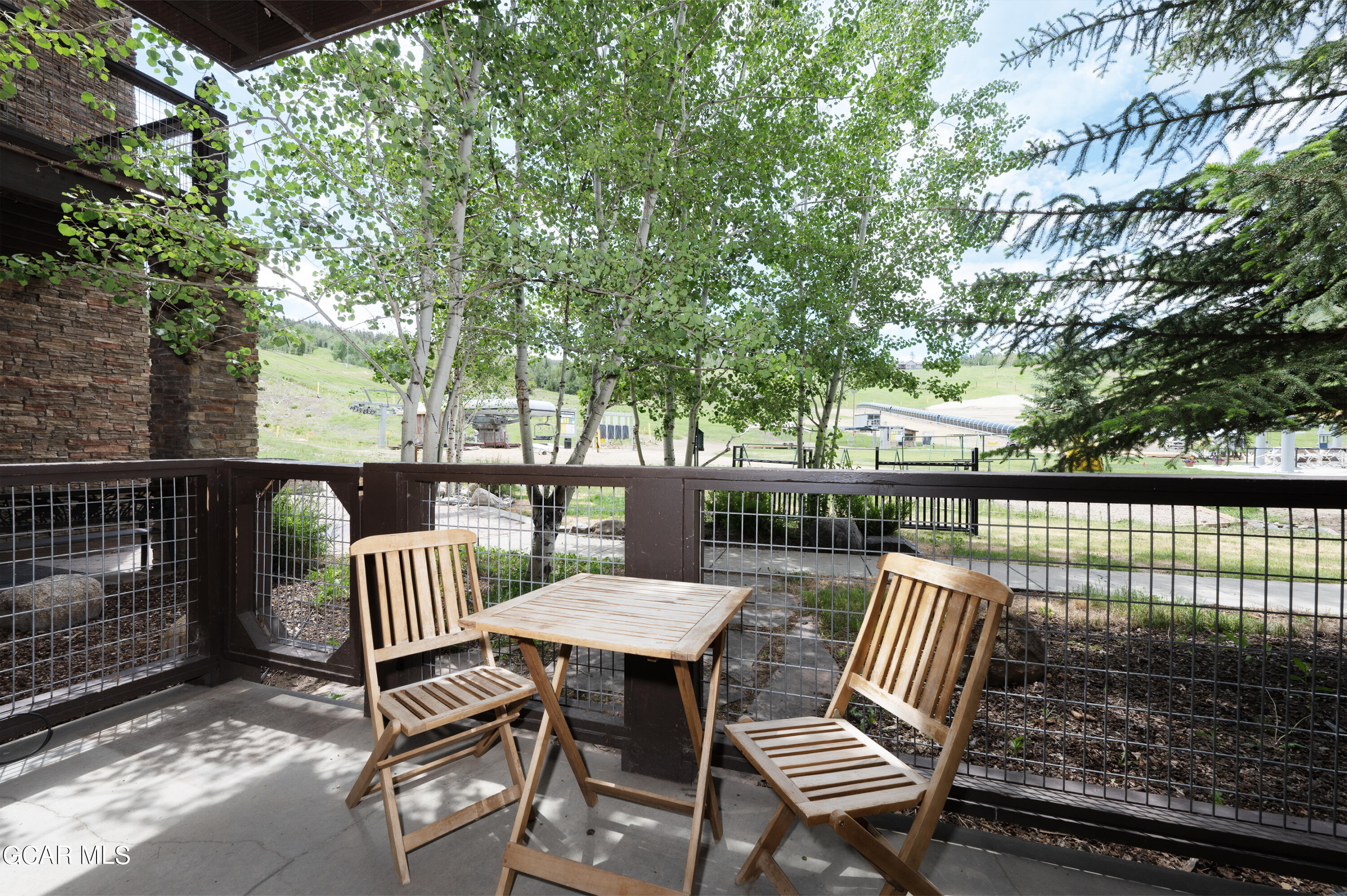 300 BASE CAMP Circle 109