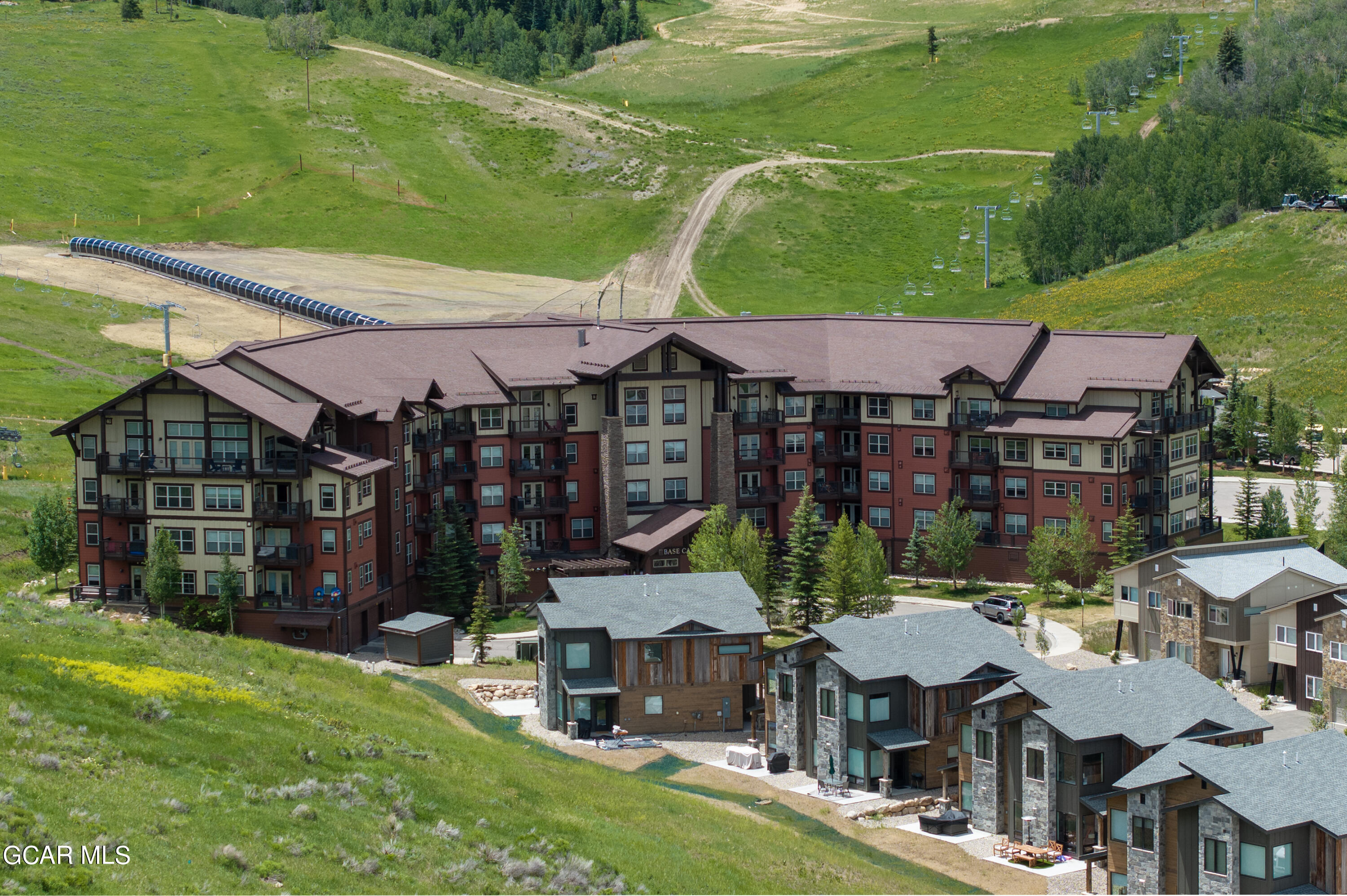 300 BASE CAMP Circle 109