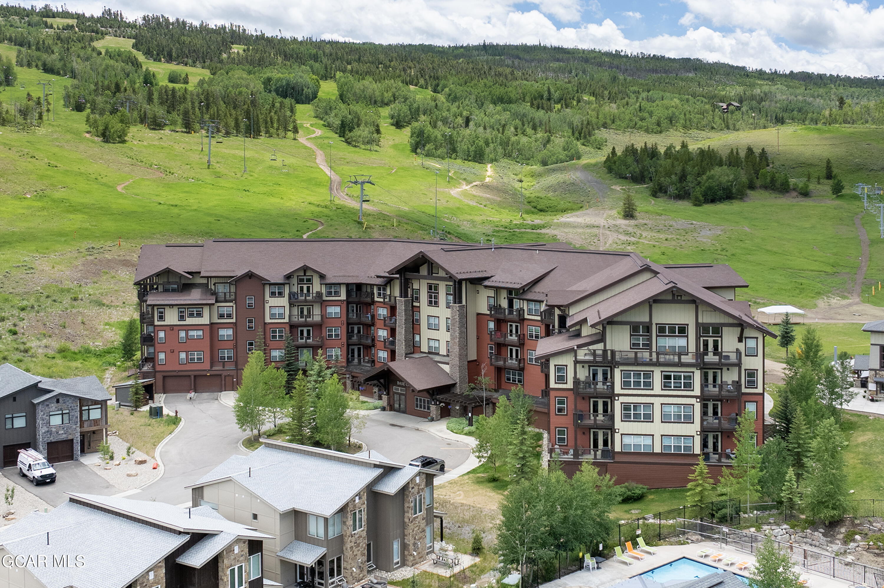 300 BASE CAMP Circle 109