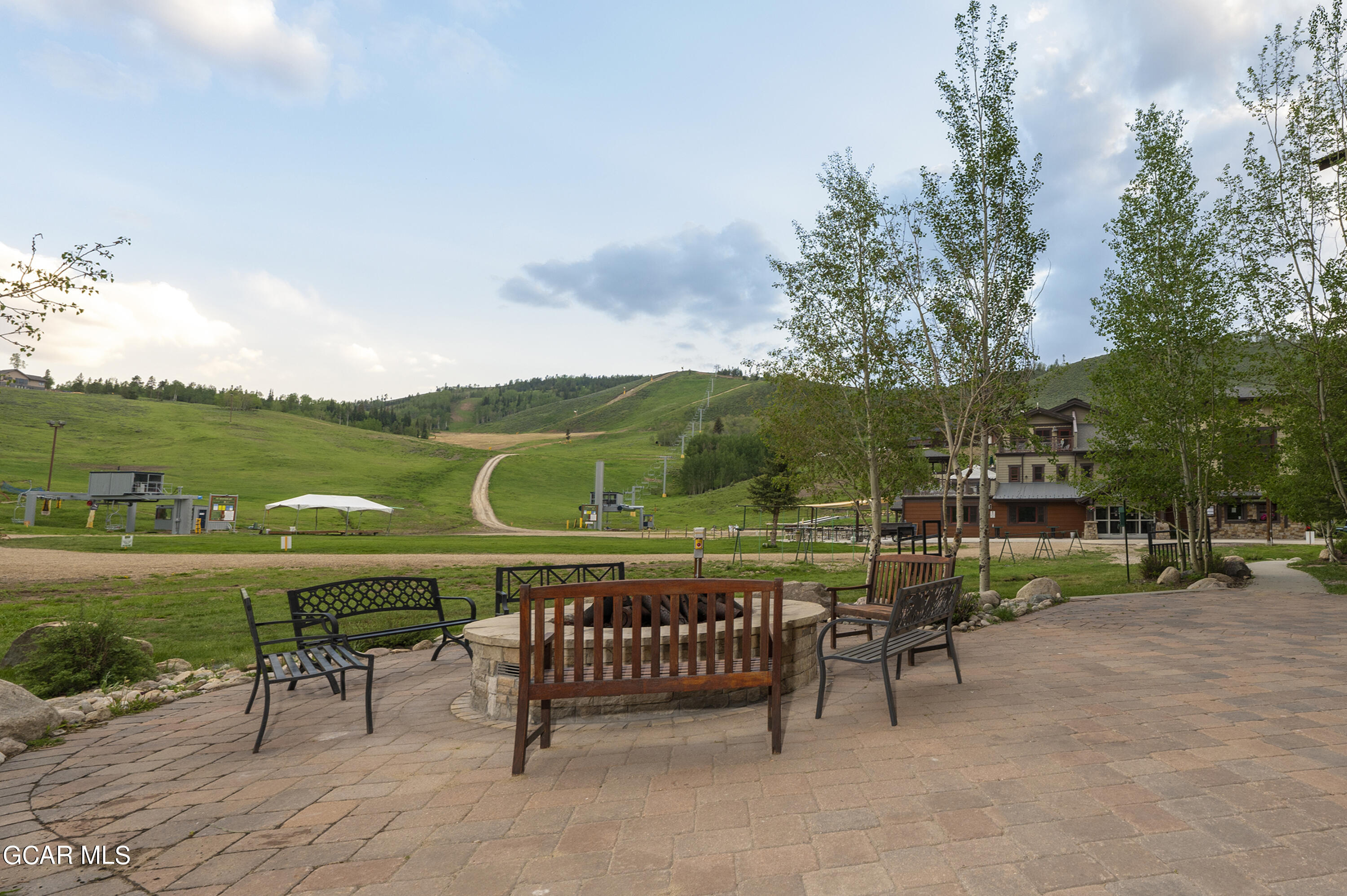 300 BASE CAMP Circle 109