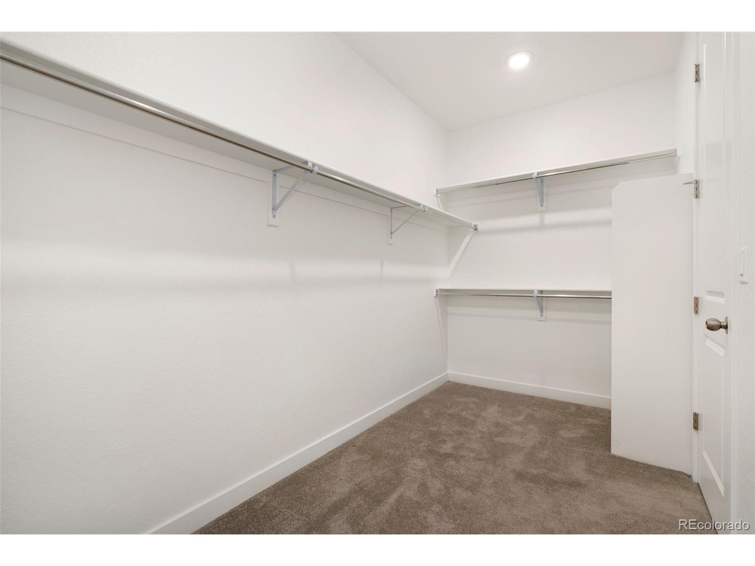 8187 Mount Kataka St