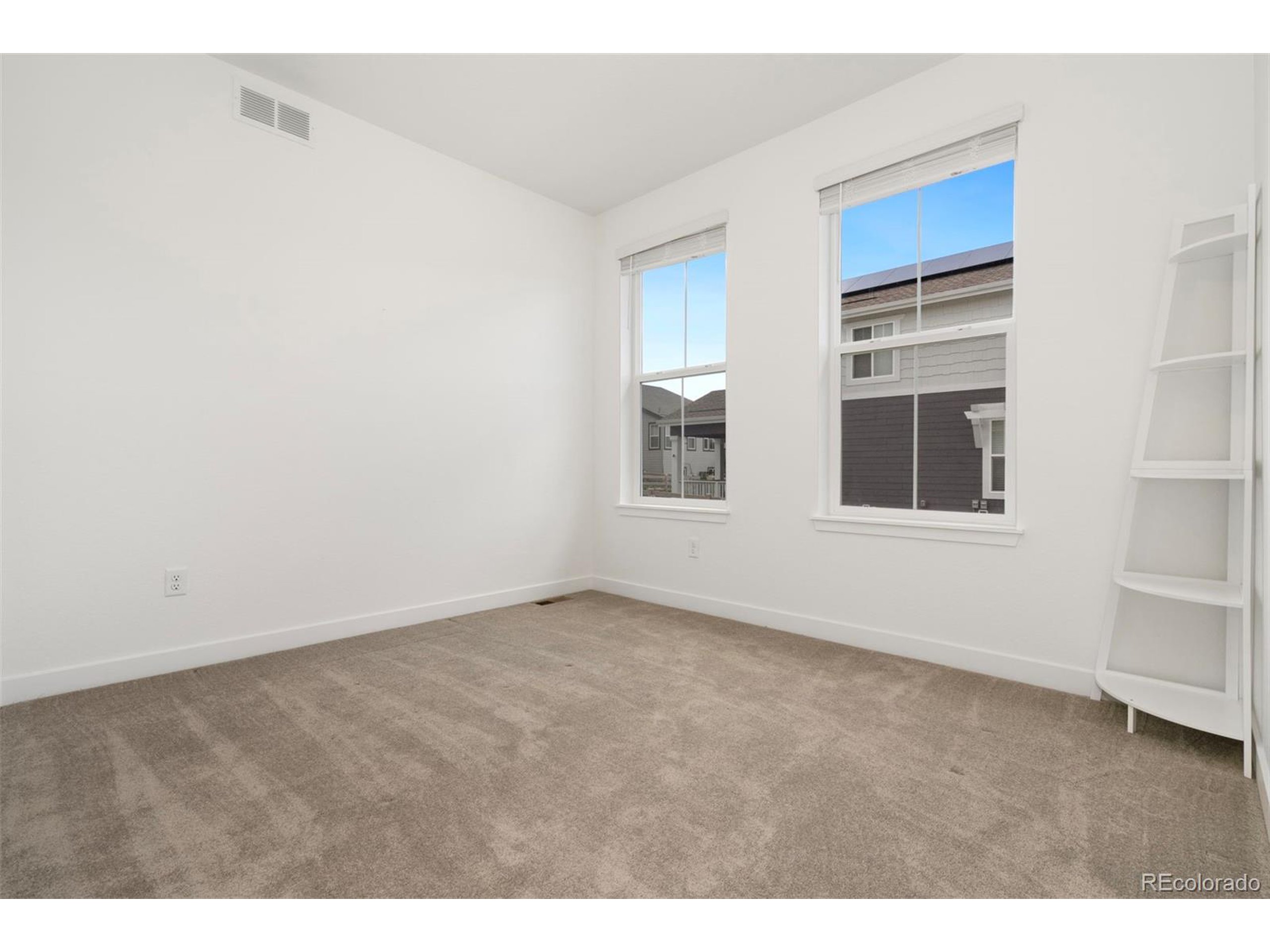 8187 Mount Kataka St