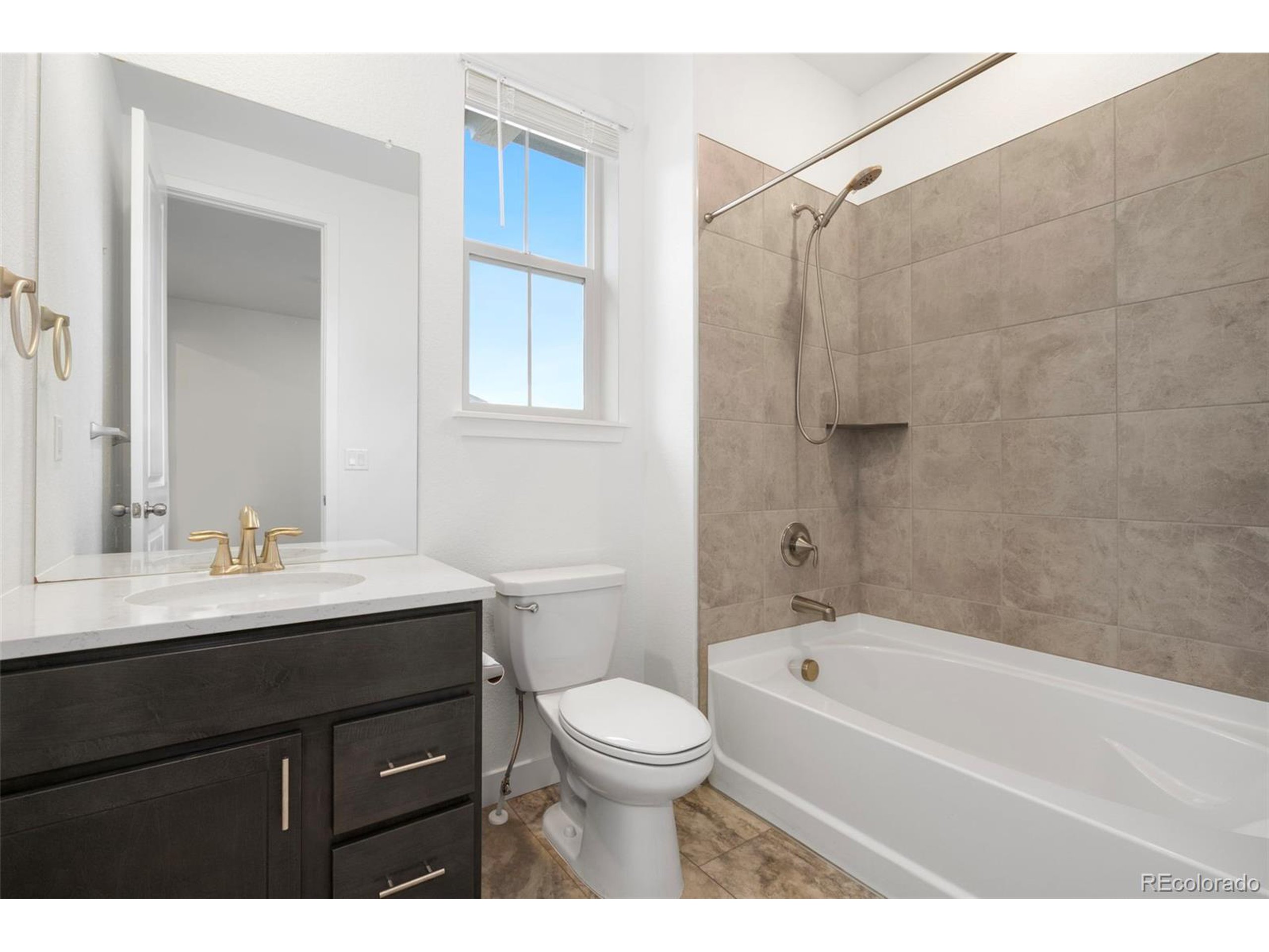 8187 Mount Kataka St