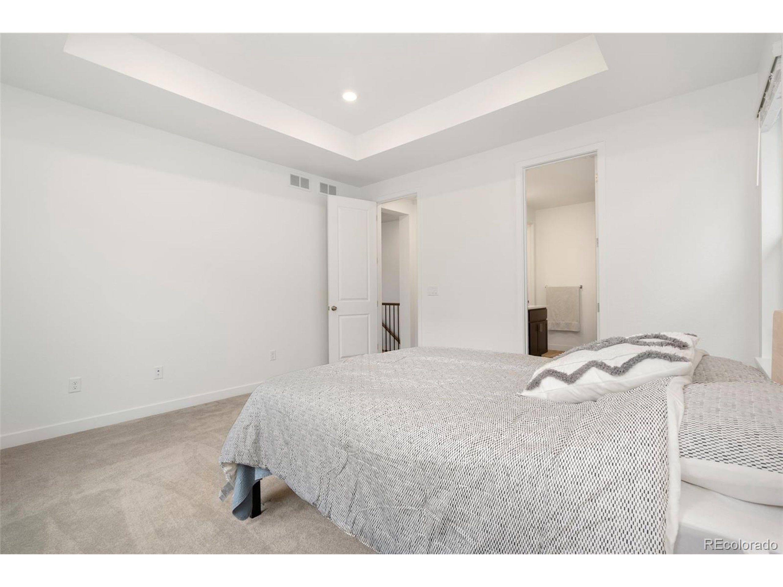 8187 Mount Kataka St