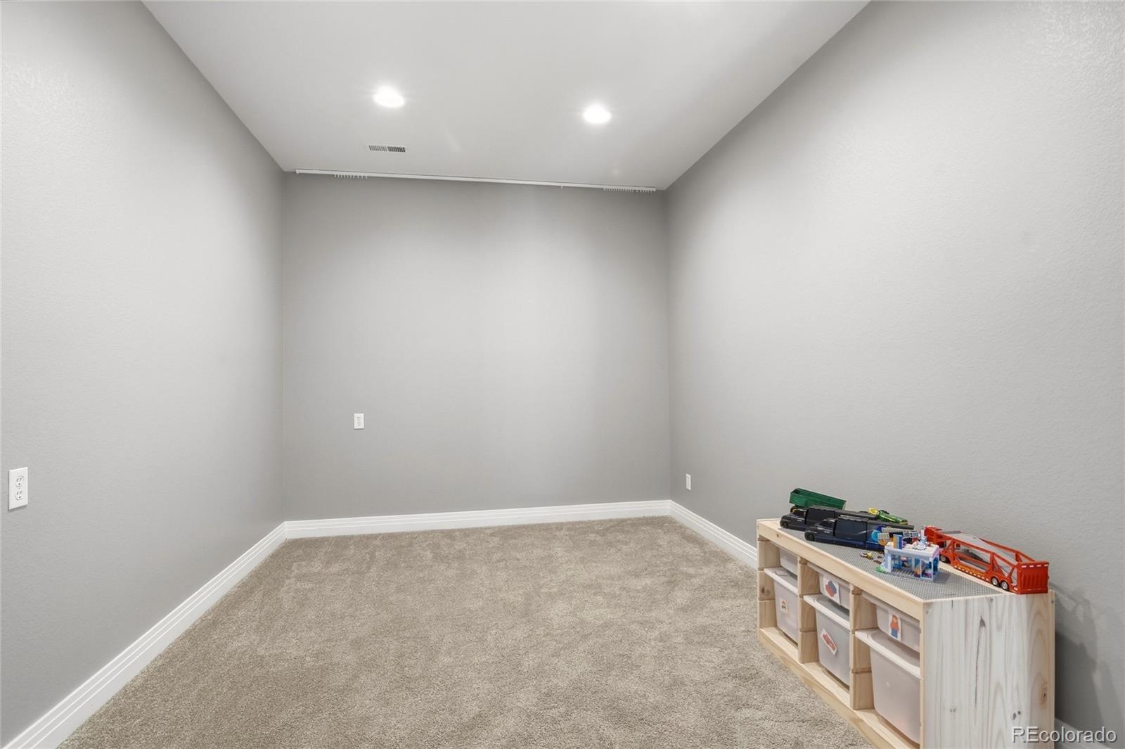 17047 W 61st Place