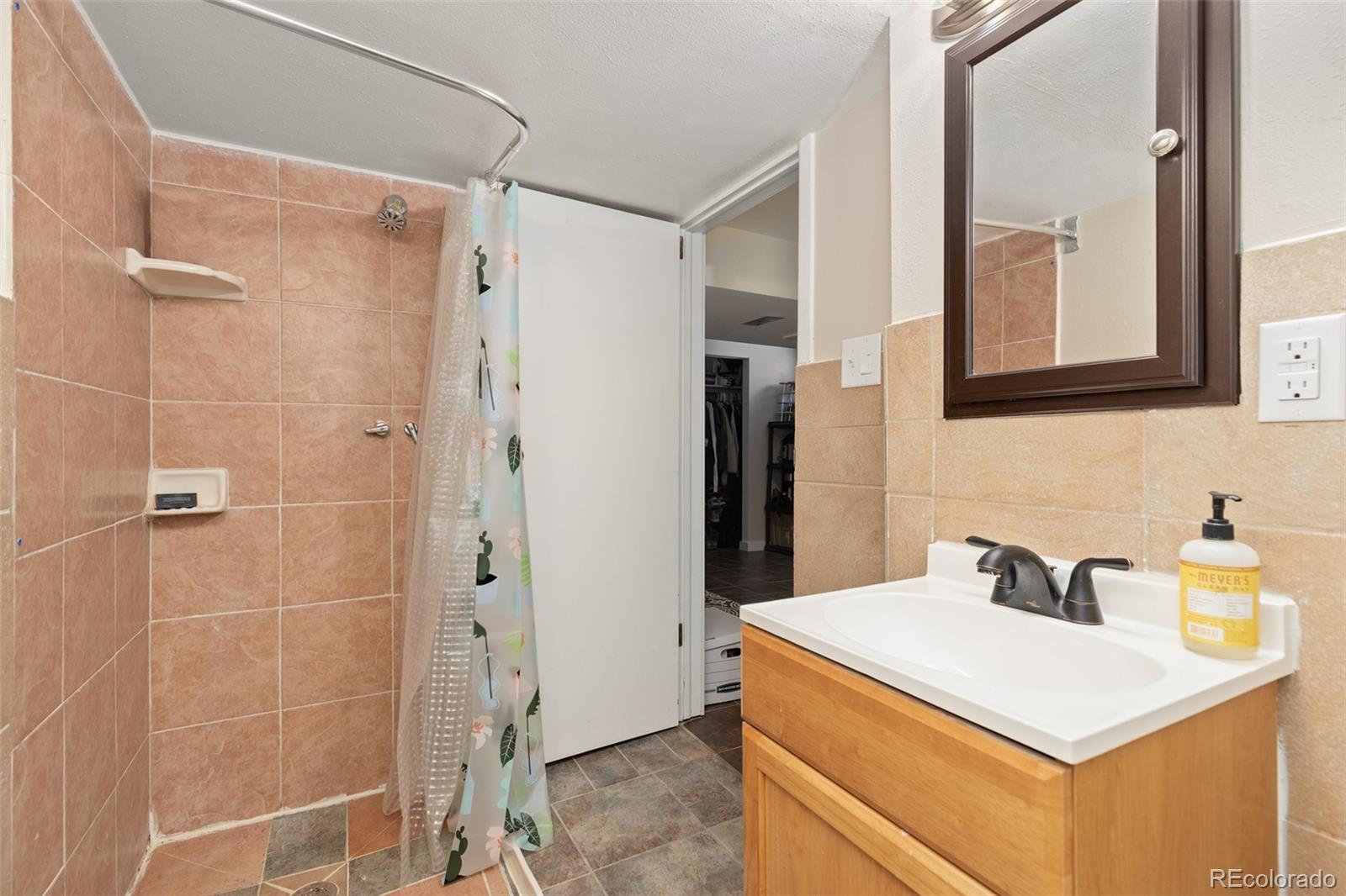 6993 W Hinsdale Drive