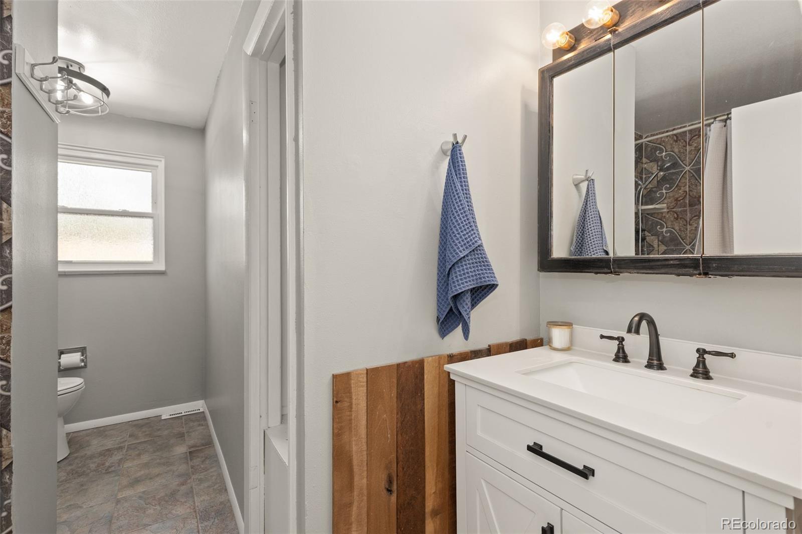 6993 W Hinsdale Drive