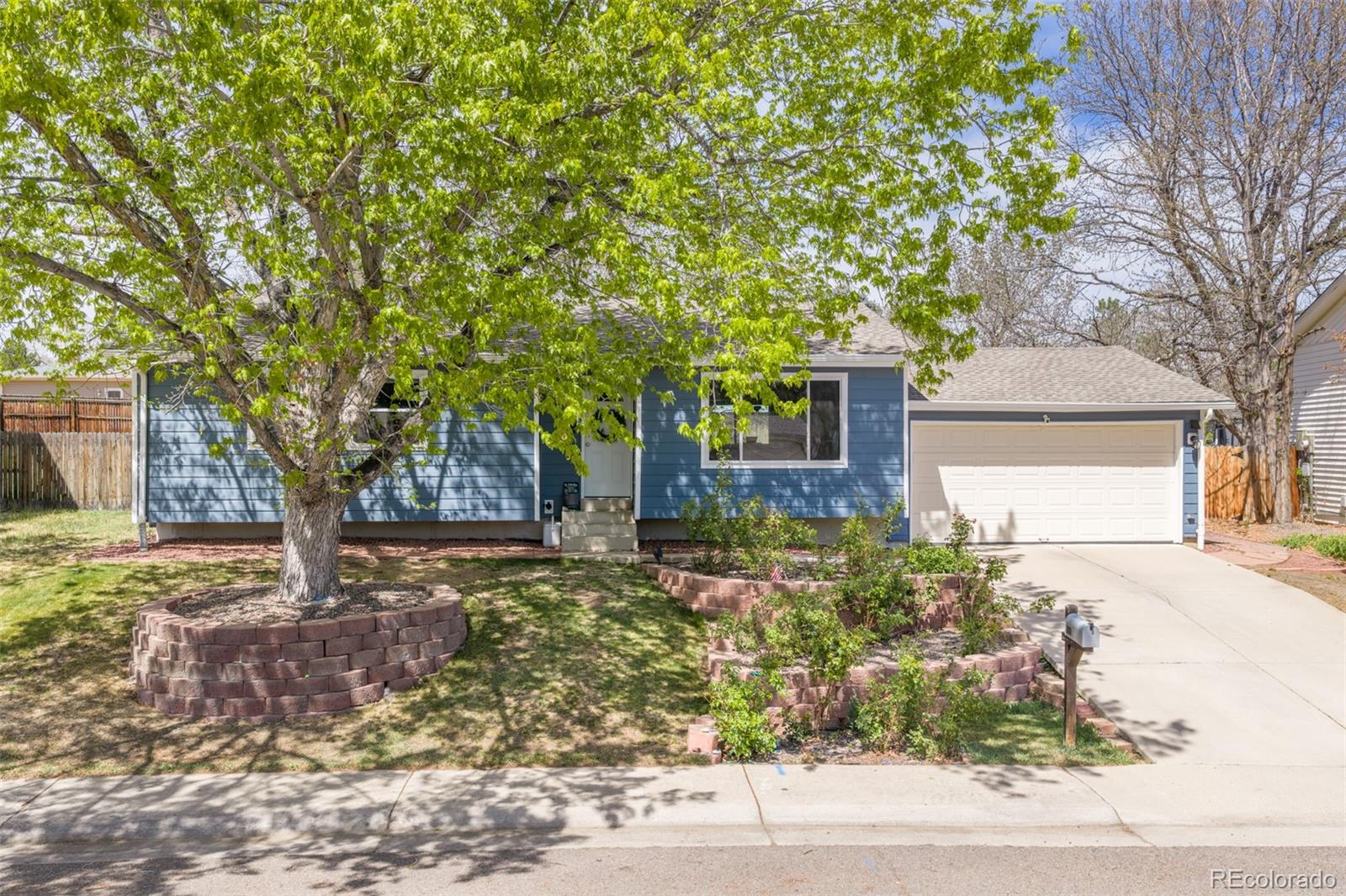 6993 W Hinsdale Drive