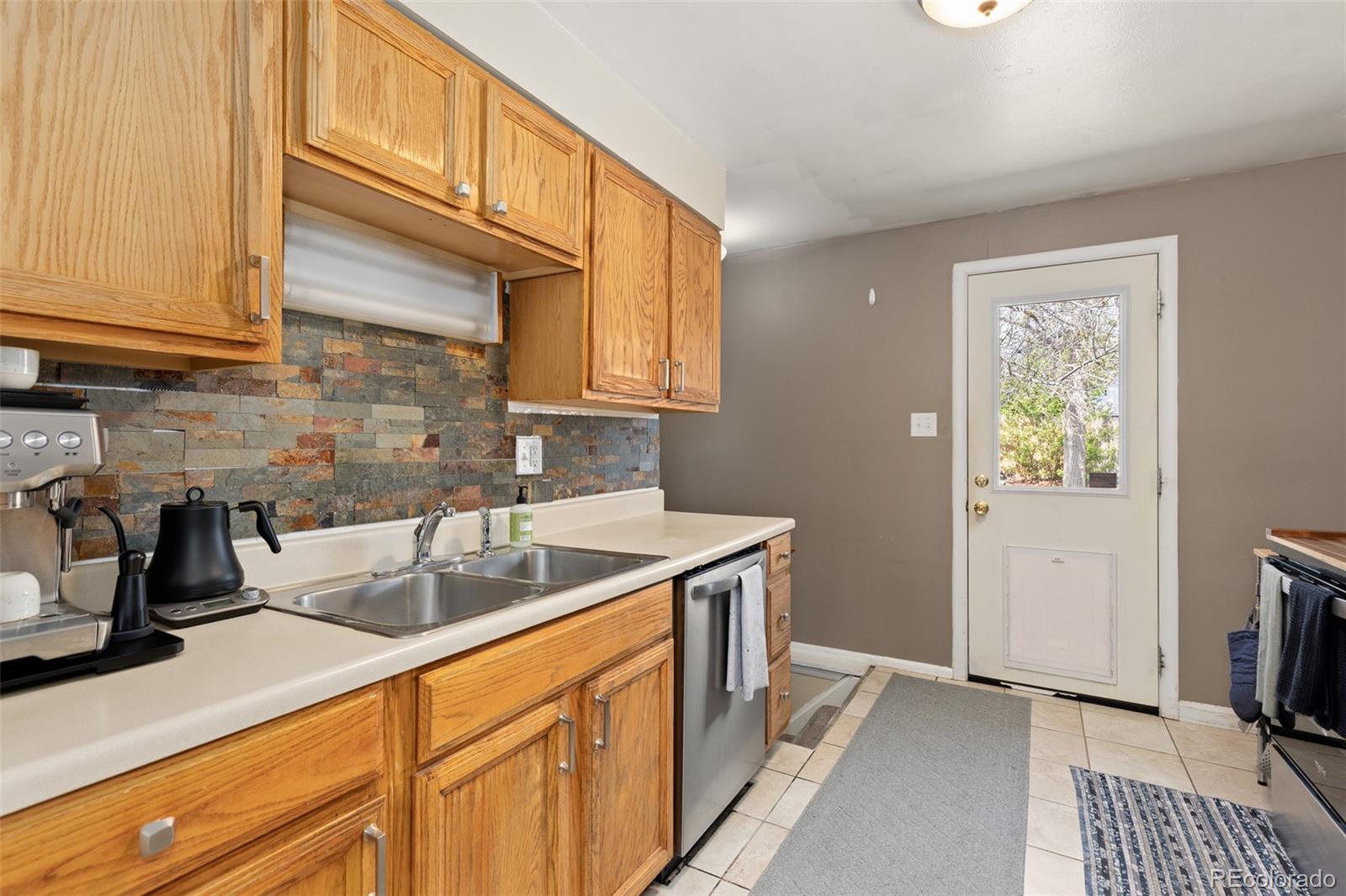 6993 W Hinsdale Drive