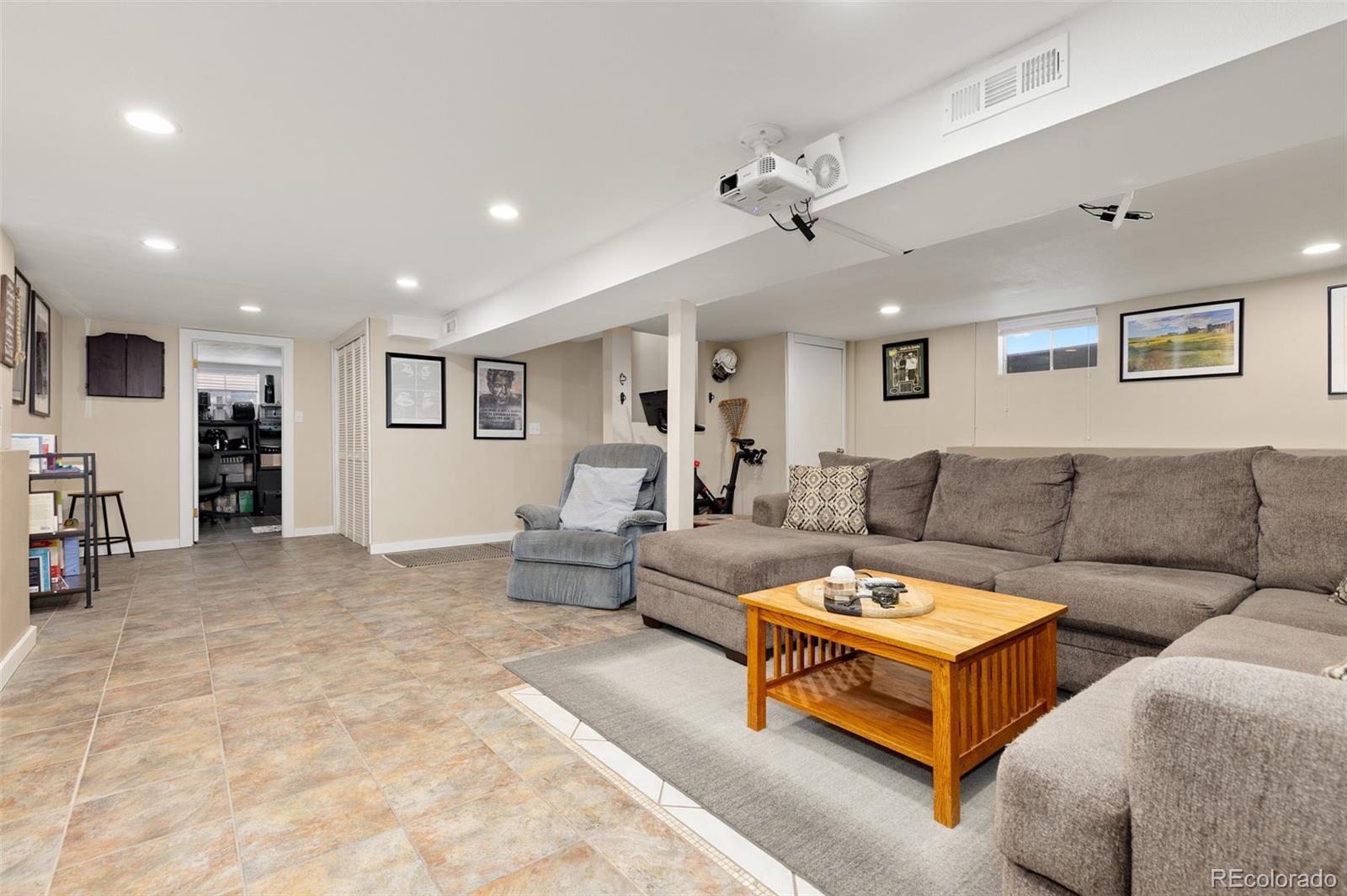 6993 W Hinsdale Drive