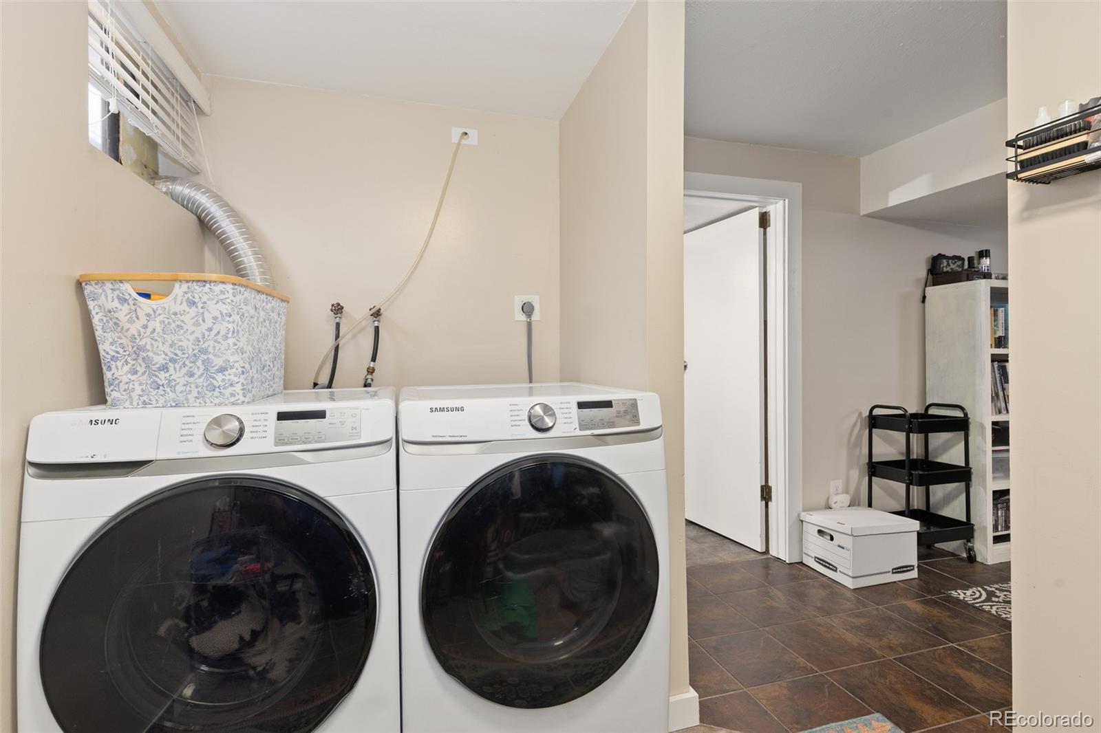 6993 W Hinsdale Drive